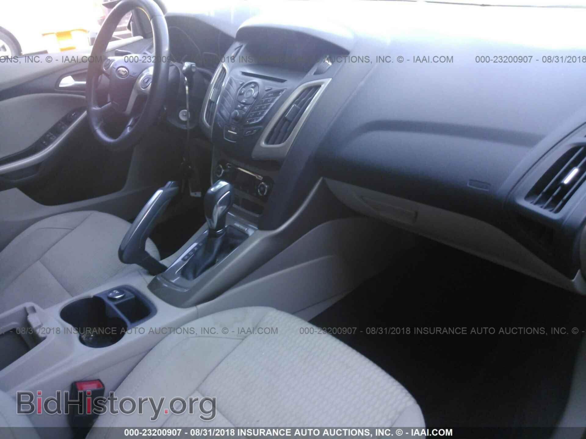 2012 Ford Focus - VIN: 1FAHP3M28CL224976 - Photo 5