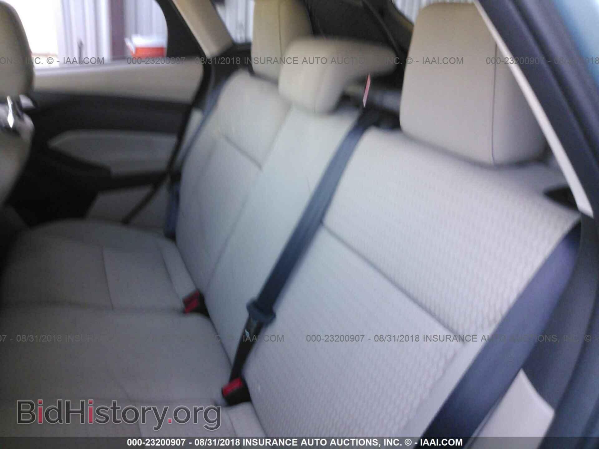 2012 Ford Focus - VIN: 1FAHP3M28CL224976 - Photo 8