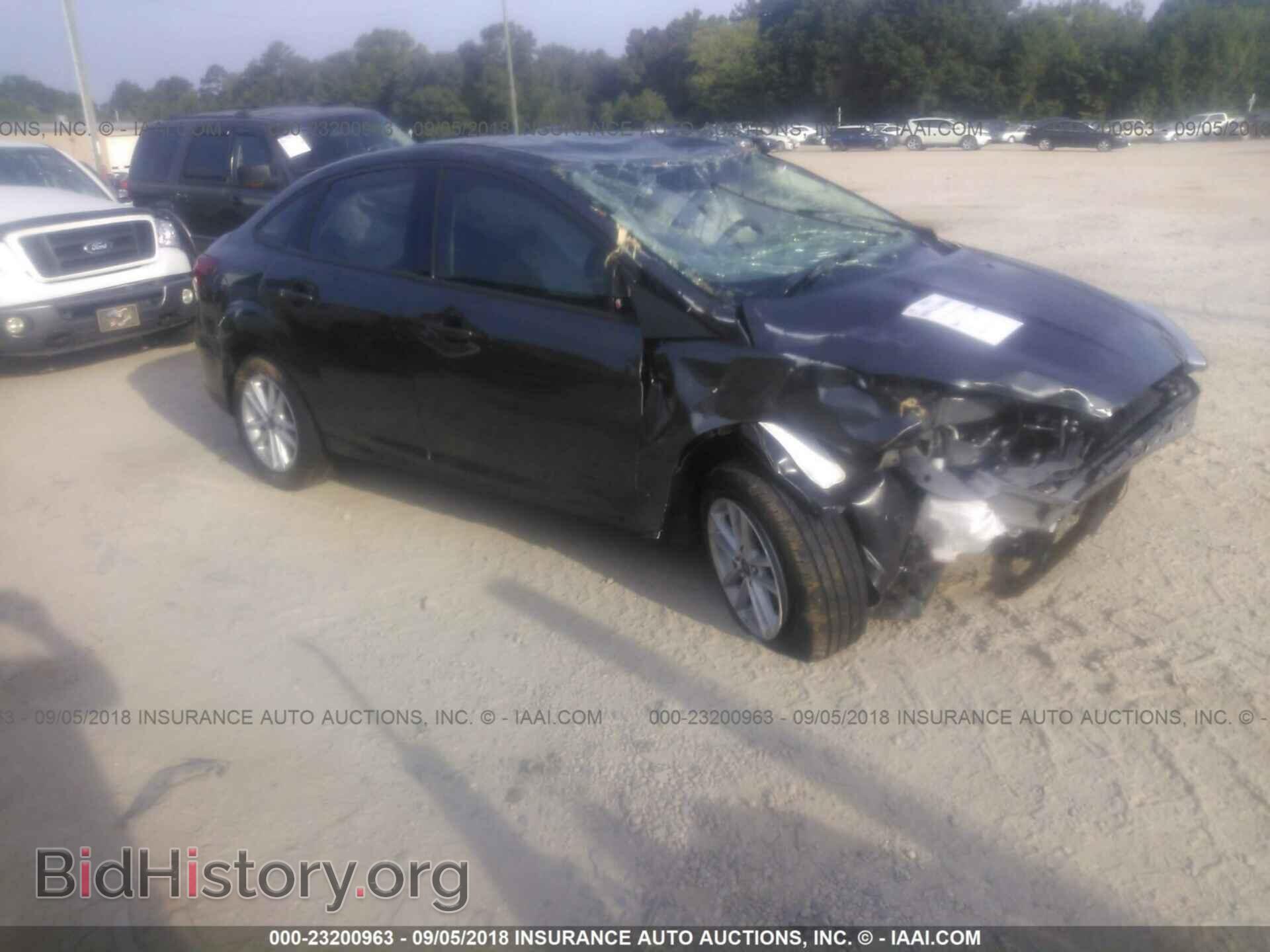 Photo 1FADP3F2XHL266083 - Ford Focus 2017