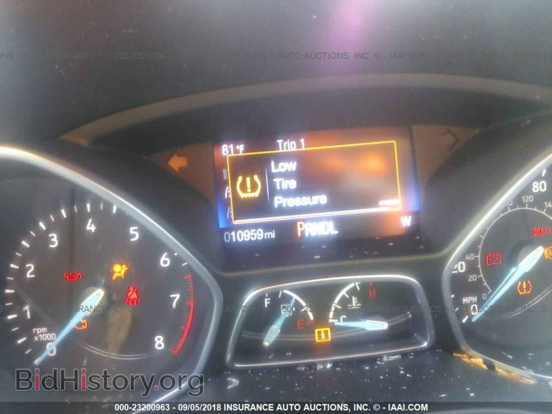 2017 Ford Focus - VIN: 1FADP3F2XHL266083 - Photo 7
