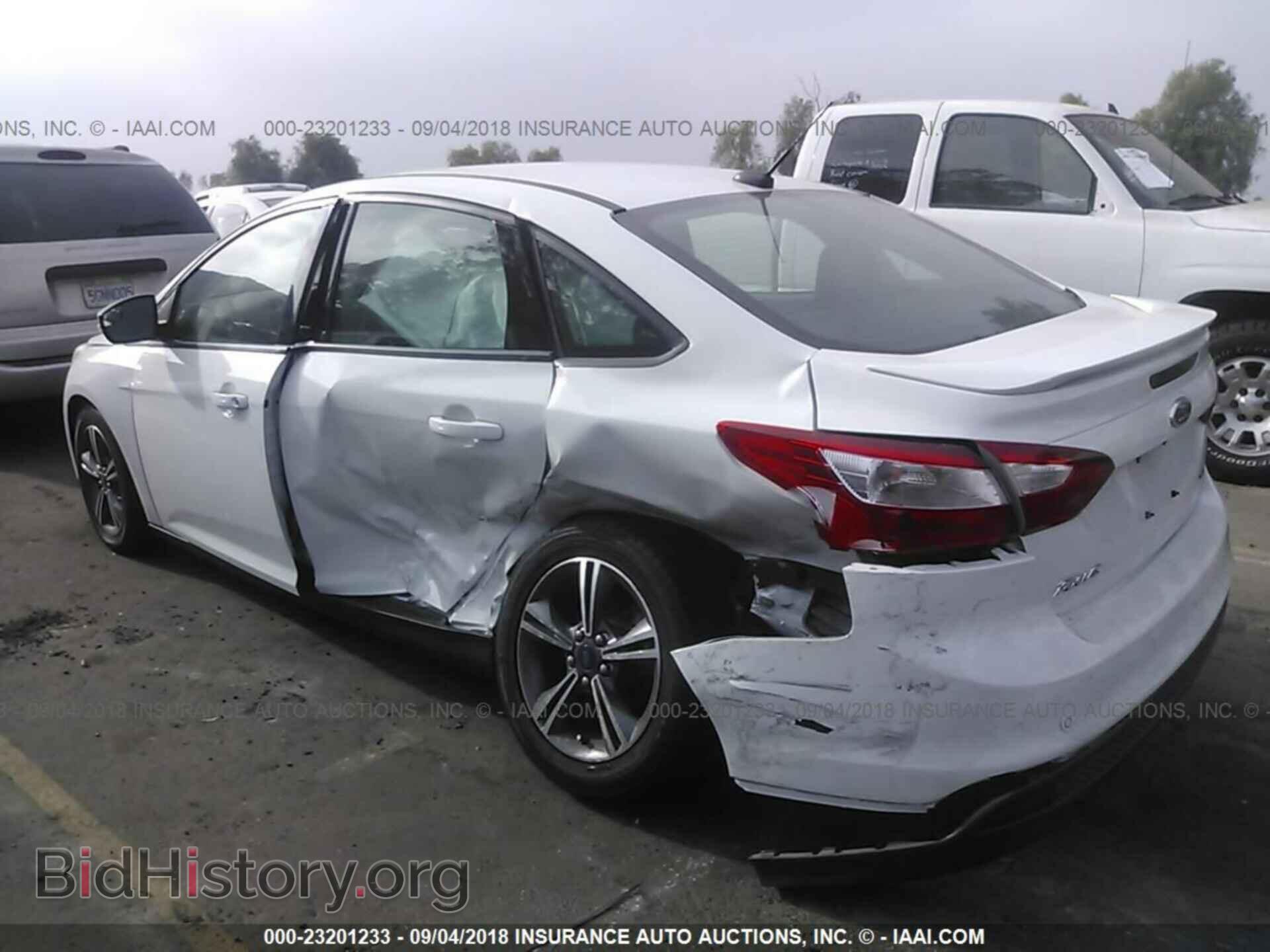 2014 Ford Focus - VIN: 1FADP3F23EL240954 - Фото 3