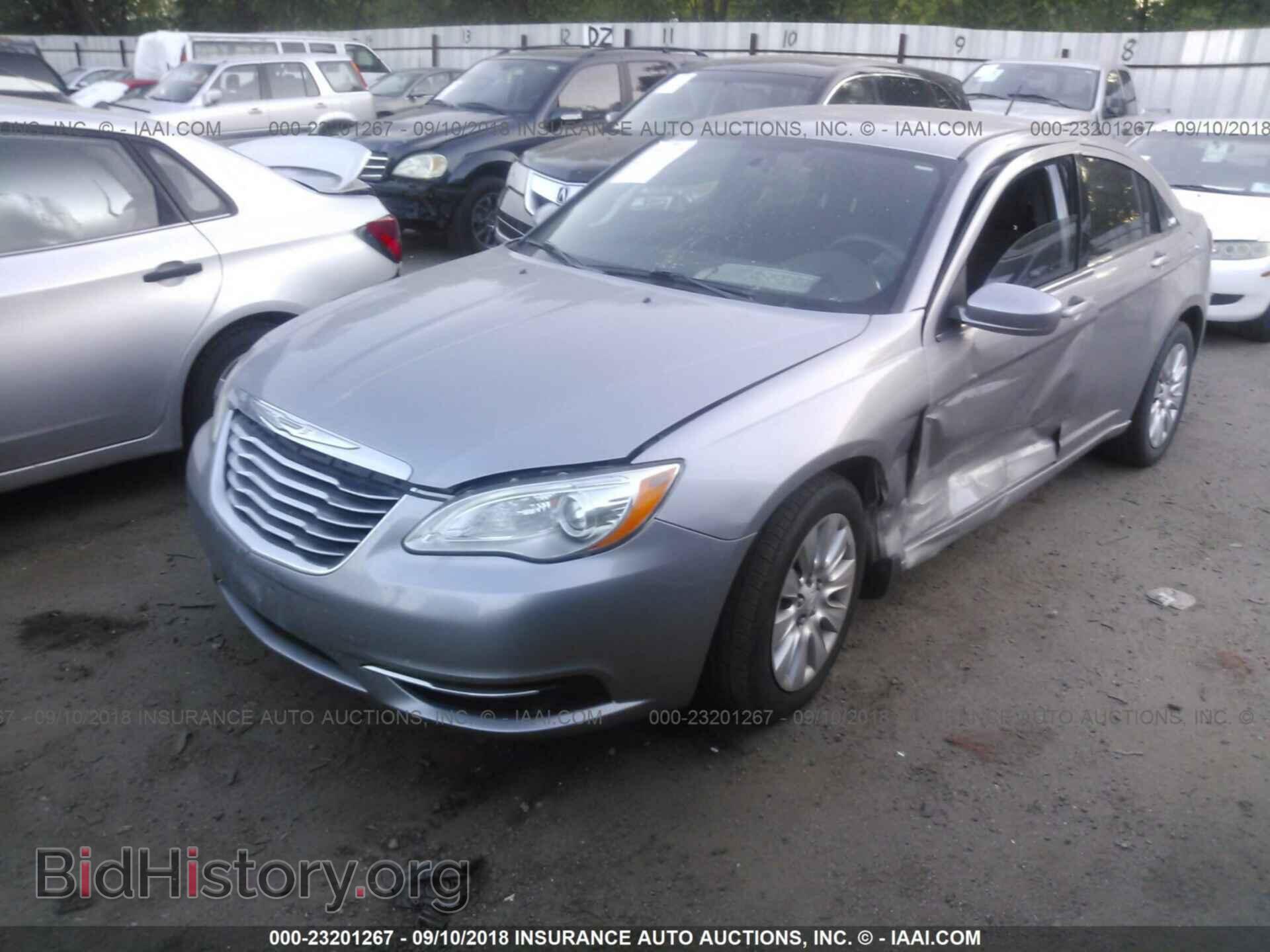 2014 Chrysler 200 - VIN: 1C3CCBAB9EN146623 - Photo 2