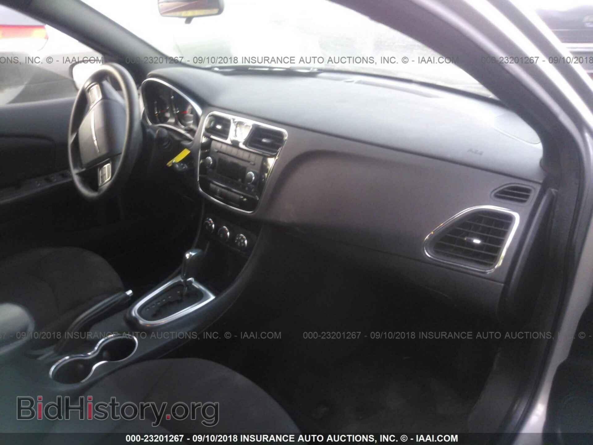 2014 Chrysler 200 - VIN: 1C3CCBAB9EN146623 - Photo 5