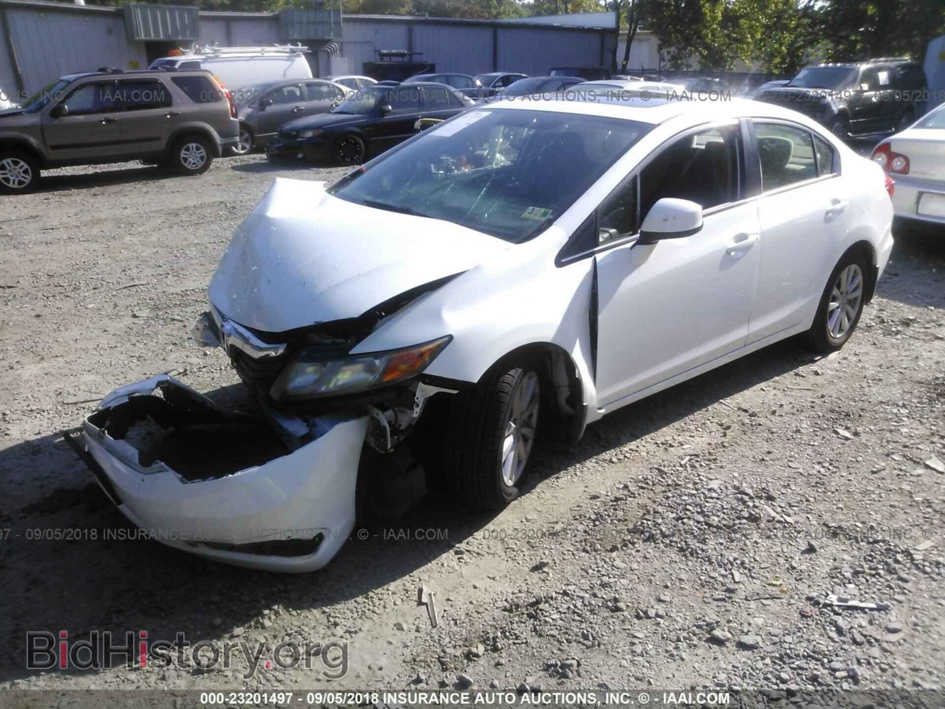 2012 Honda Civic - VIN: 2HGFB2F87CH319295 - Photo 2
