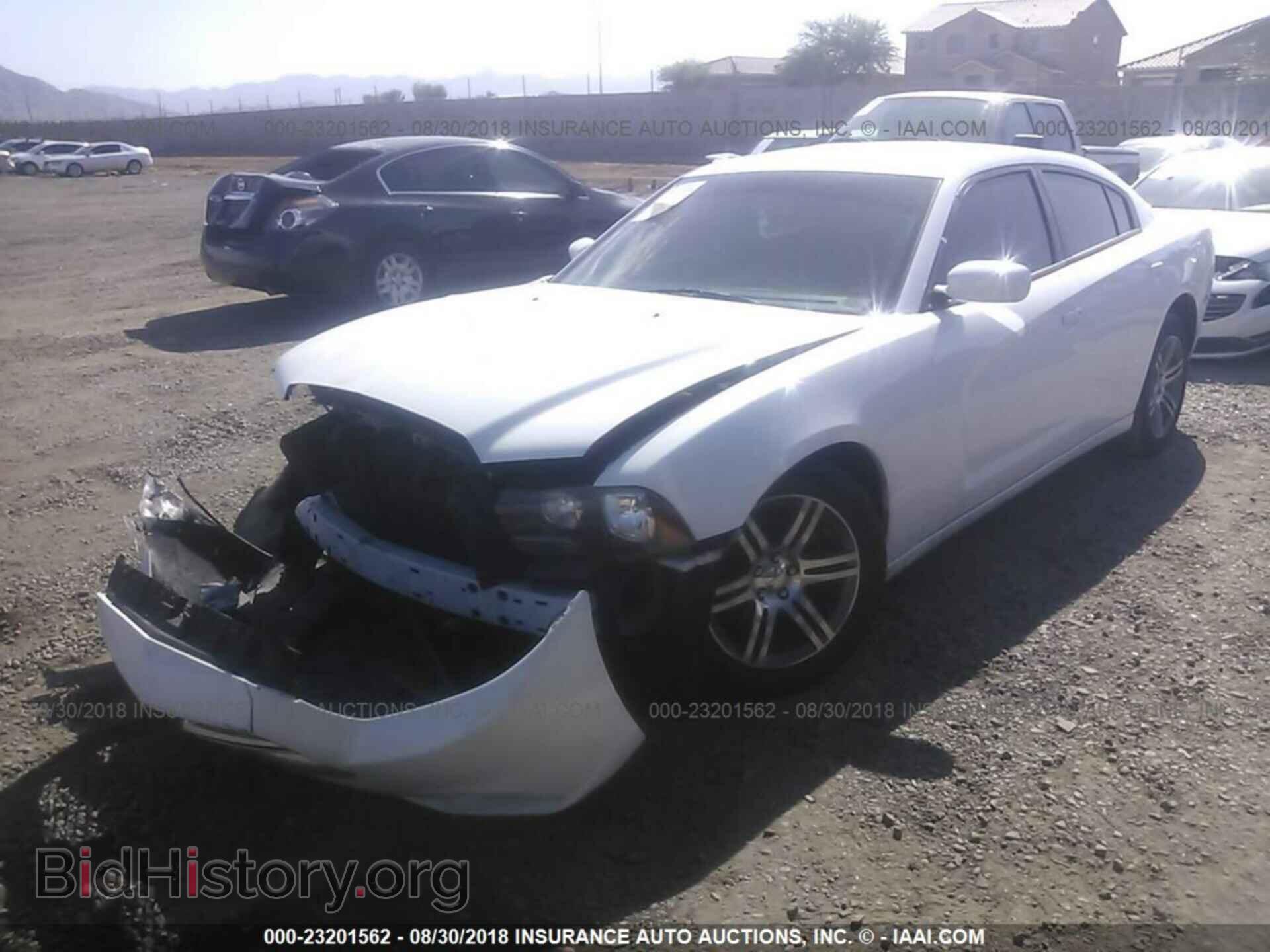 2012 Dodge Charger - VIN: 2C3CDXHG5CH302125 - Фото 2