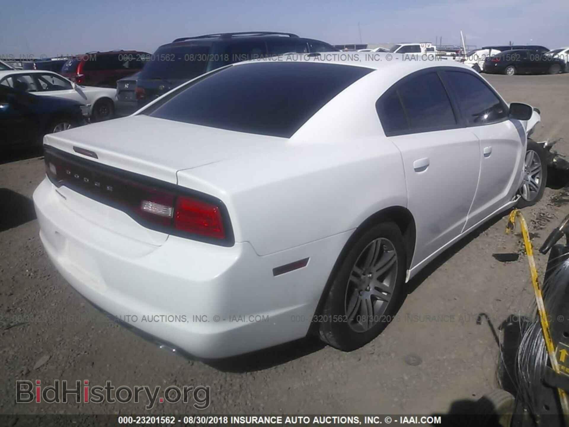 2012 Dodge Charger - VIN: 2C3CDXHG5CH302125 - Фото 4