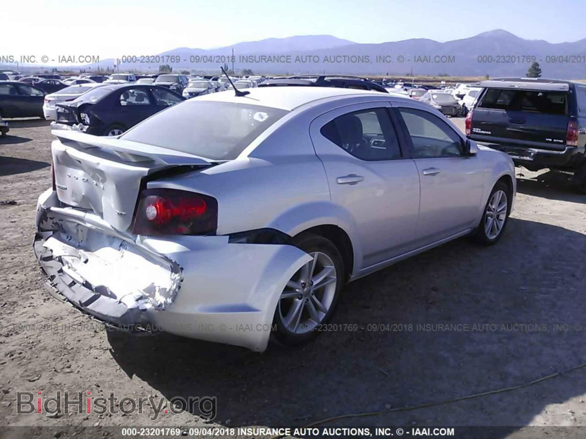 2011 Dodge Avenger - VIN: 1B3BD1FB6BN551892 - Photo 4