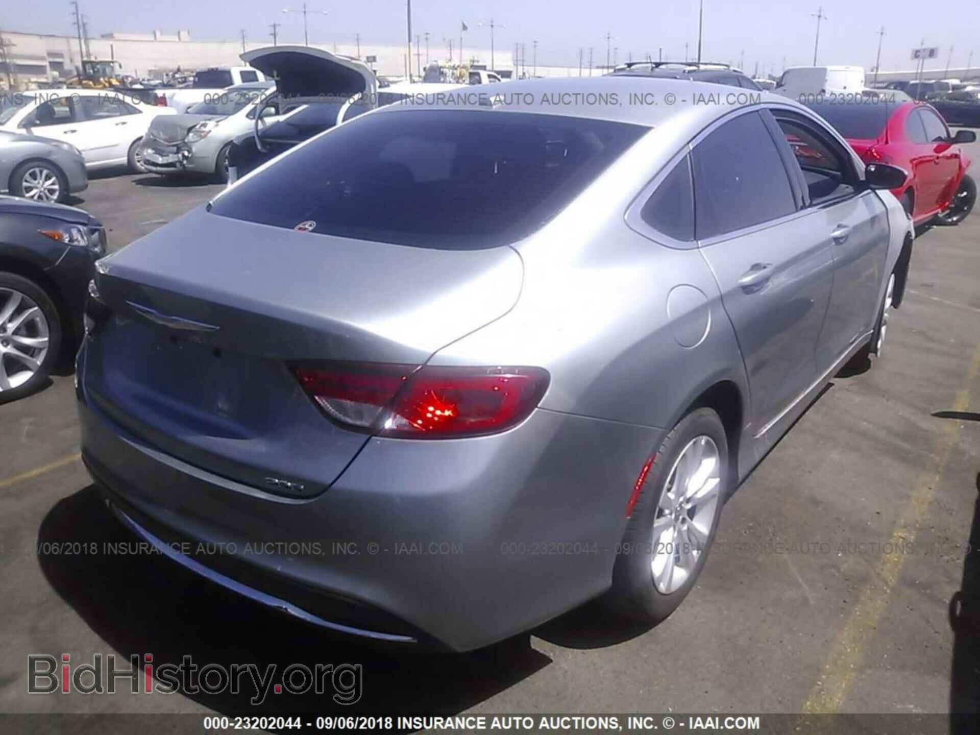 2015 Chrysler 200 - VIN: 1C3CCCAB5FN608344 - Photo 4
