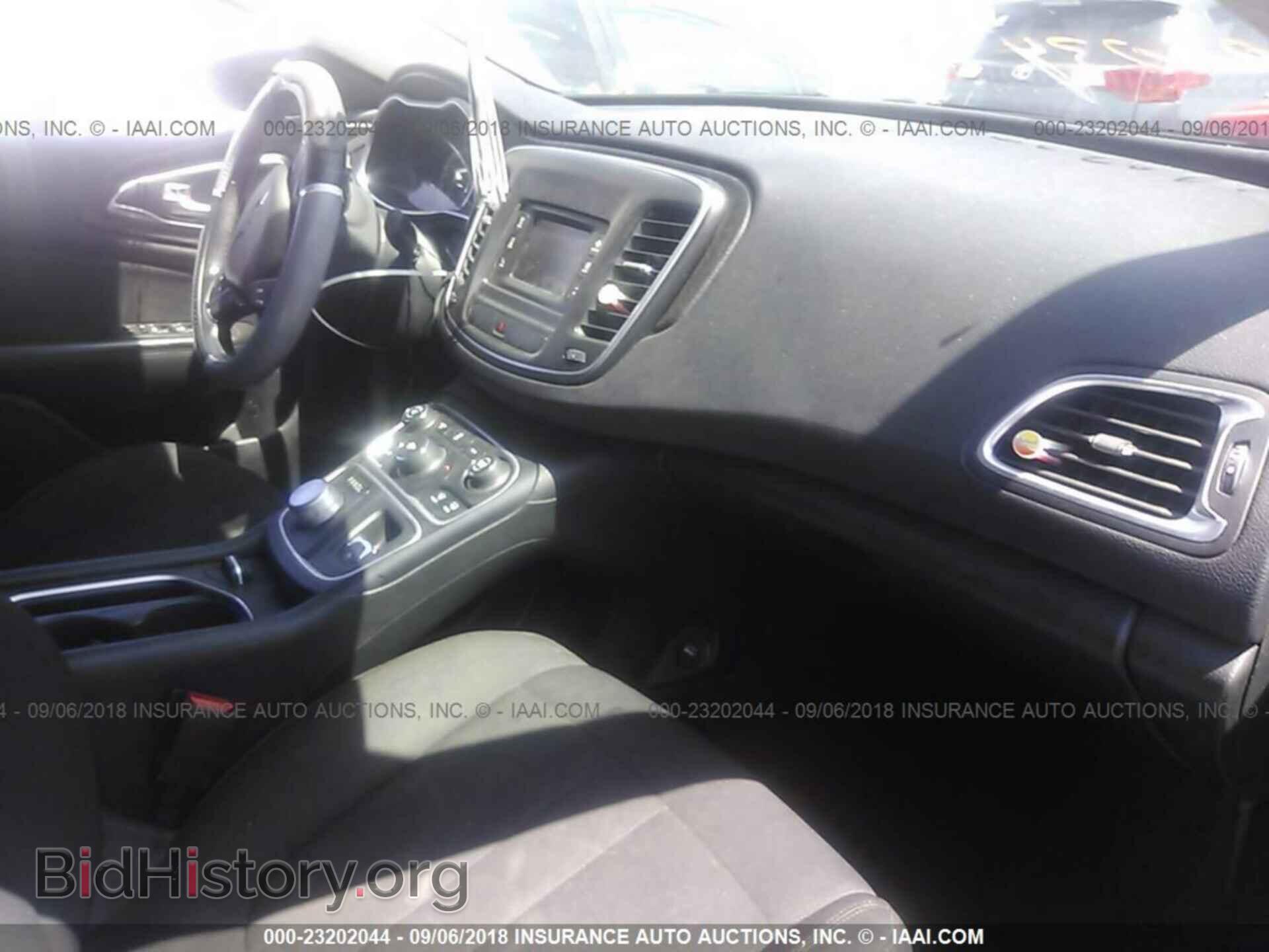 2015 Chrysler 200 - VIN: 1C3CCCAB5FN608344 - Photo 5