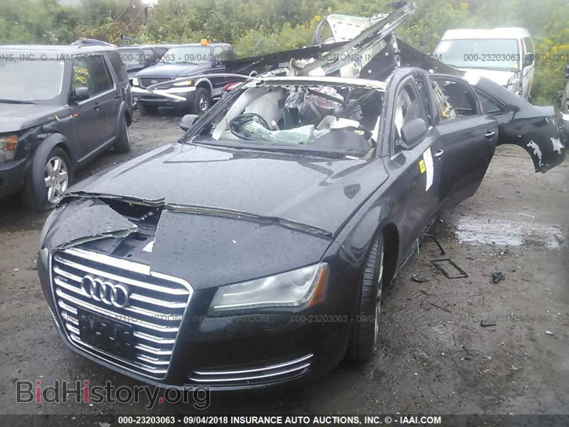 2011 Audi A8 - VIN: WAURVAFD8BN010559 - Photo 2