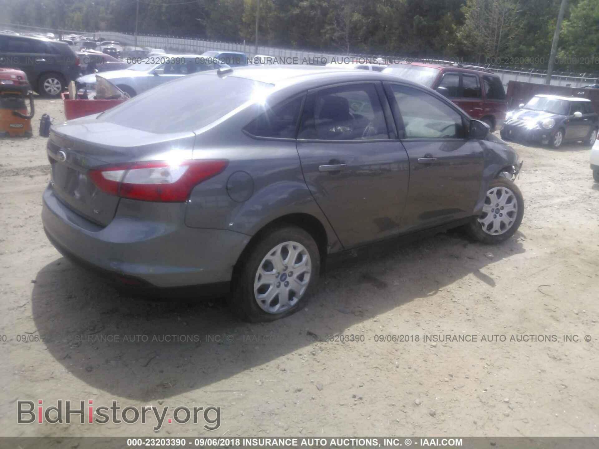 2012 Ford Focus - VIN: 1FAHP3F21CL207529 - Photo 4