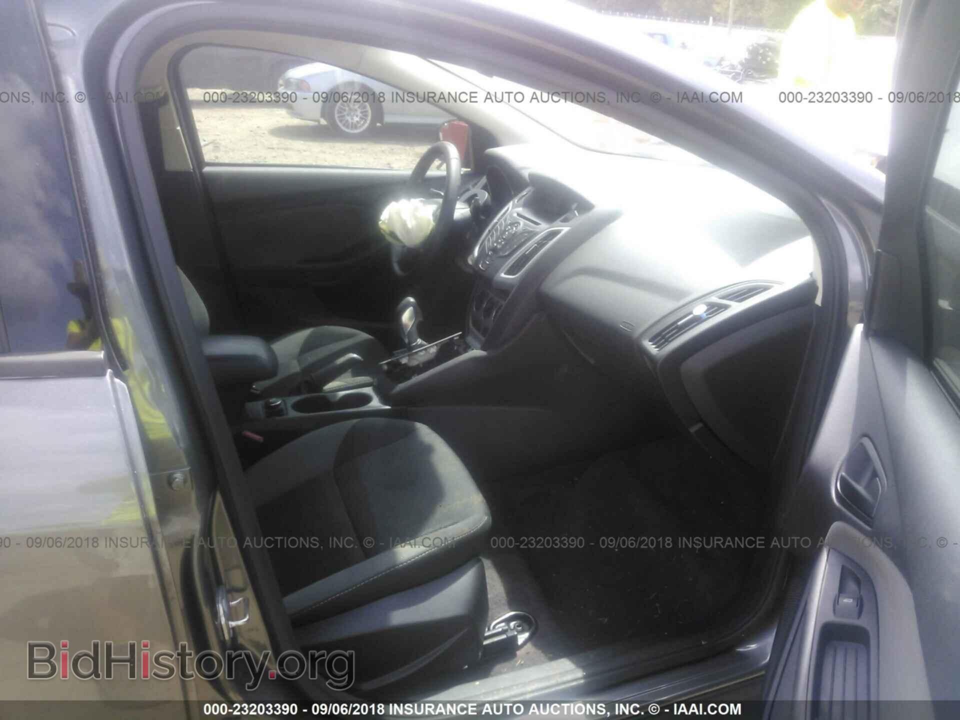 2012 Ford Focus - VIN: 1FAHP3F21CL207529 - Photo 5