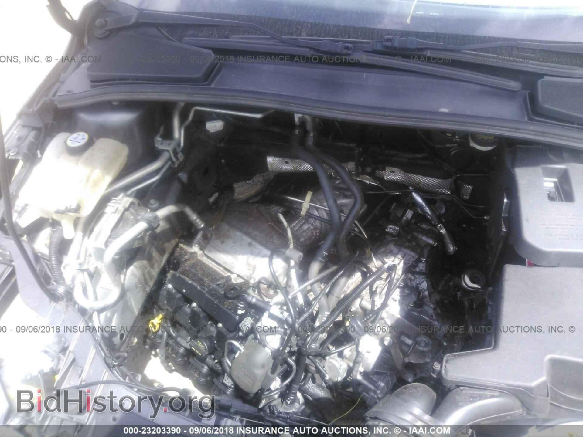 2012 Ford Focus - VIN: 1FAHP3F21CL207529 - Photo 10