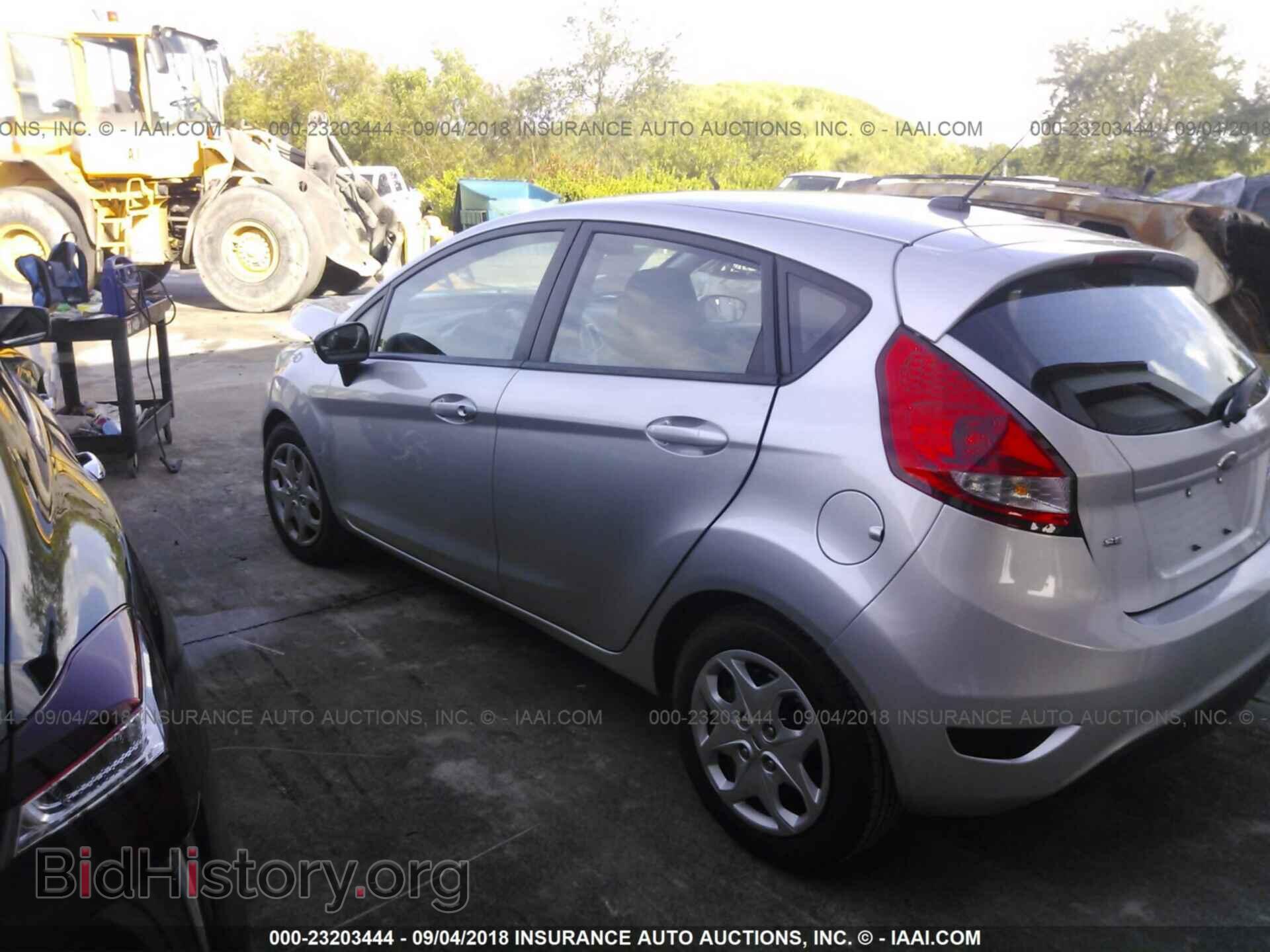 2013 Ford Fiesta - VIN: 3FADP4EJ6DM150547 - Фото 3