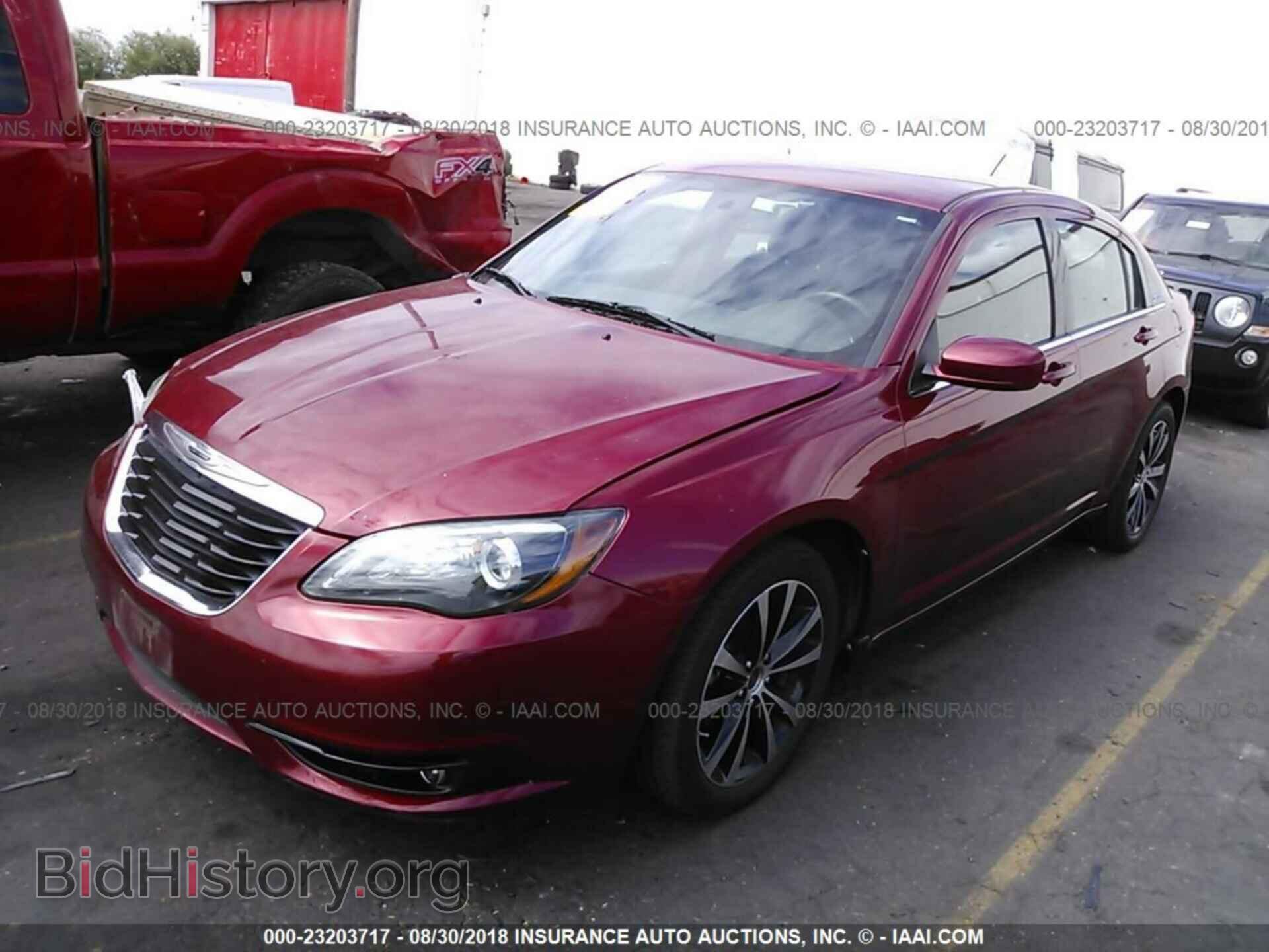 2013 Chrysler 200 - VIN: 1C3CCBBG6DN719910 - Фото 2