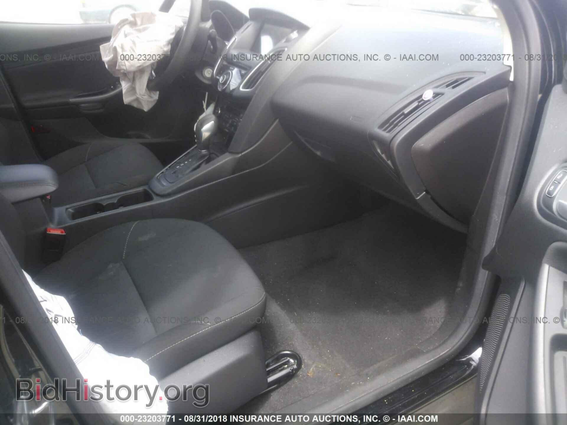 2017 Ford Focus - VIN: 1FADP3H24HL229284 - Фото 5