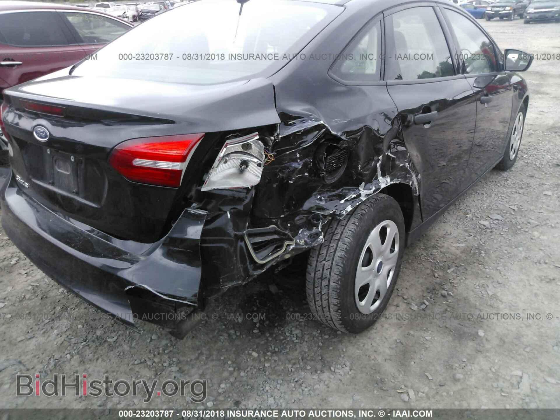 2016 Ford Focus - VIN: 1FADP3E24GL374182 - Photo 6