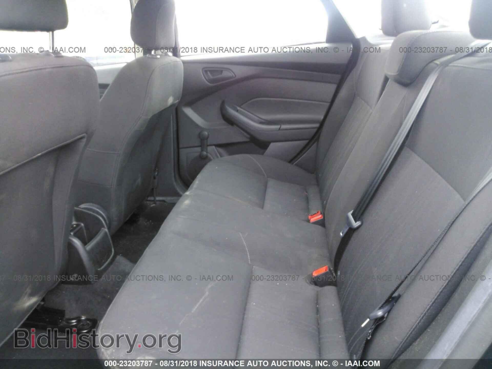 2016 Ford Focus - VIN: 1FADP3E24GL374182 - Photo 8