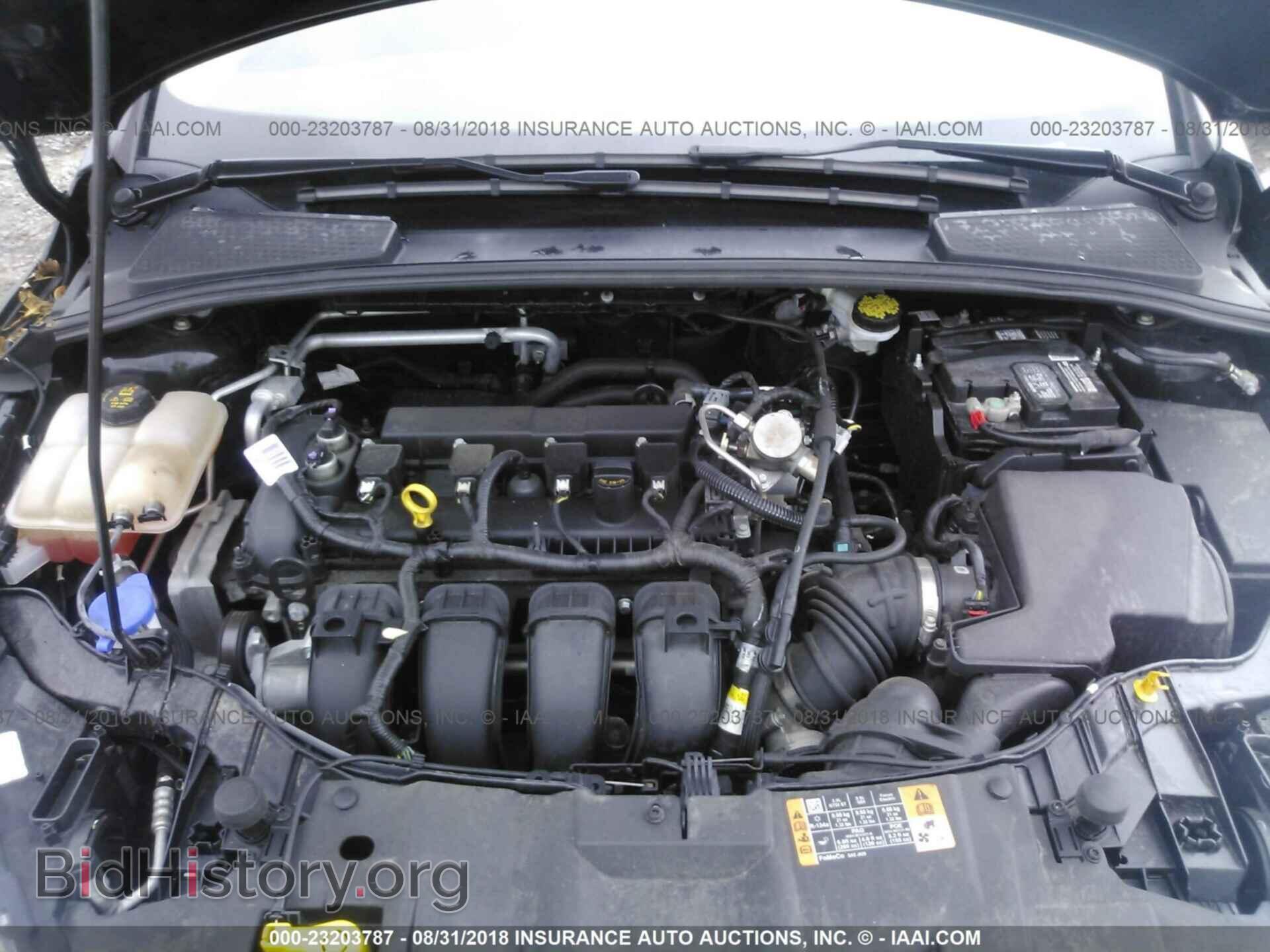 2016 Ford Focus - VIN: 1FADP3E24GL374182 - Photo 10
