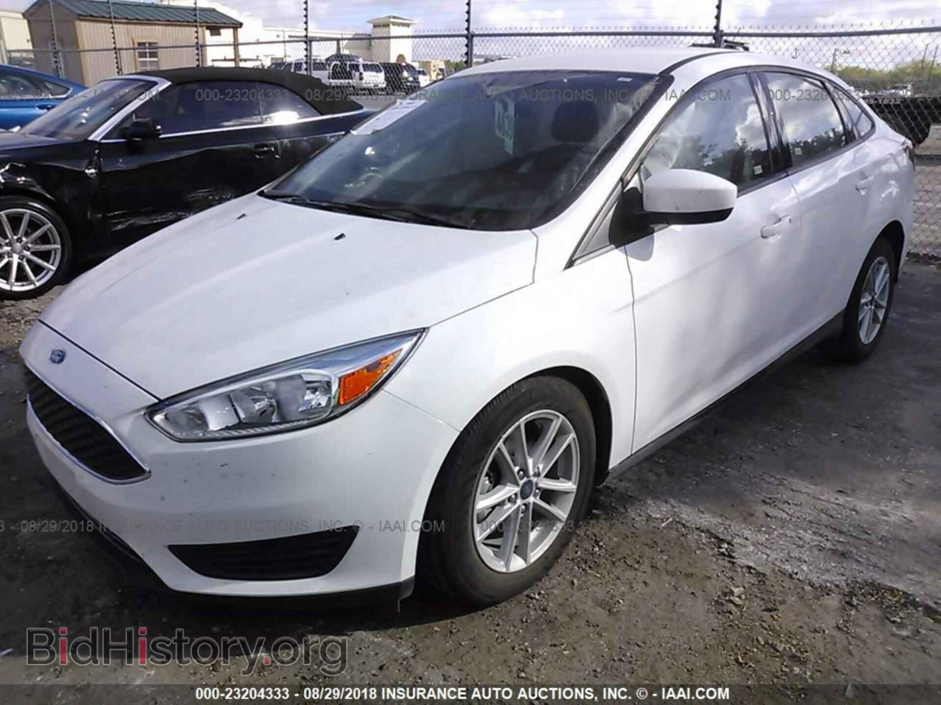 2018 Ford Focus - VIN: 1FADP3F28JL231287 - Фото 2