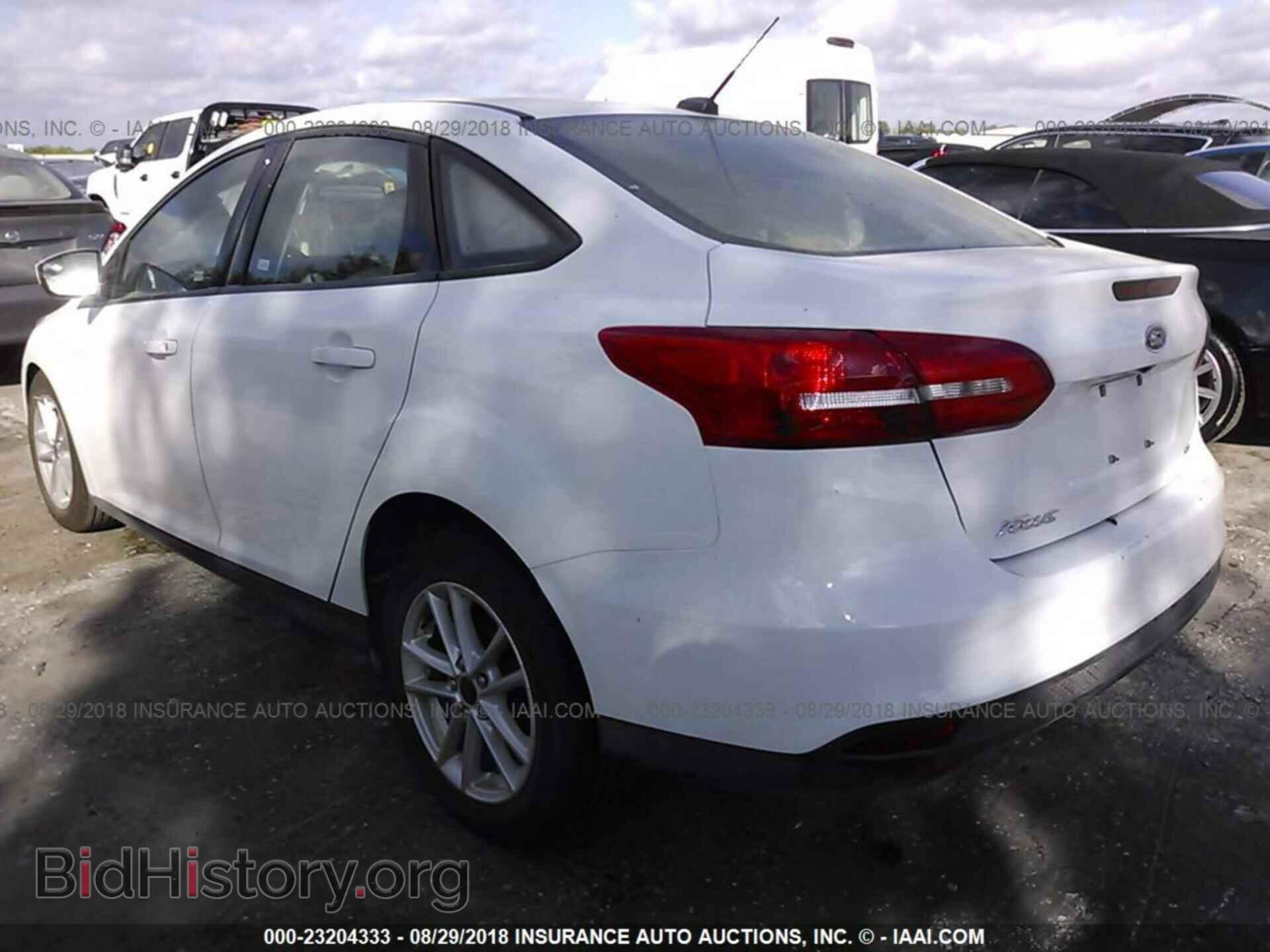 2018 Ford Focus - VIN: 1FADP3F28JL231287 - Фото 3