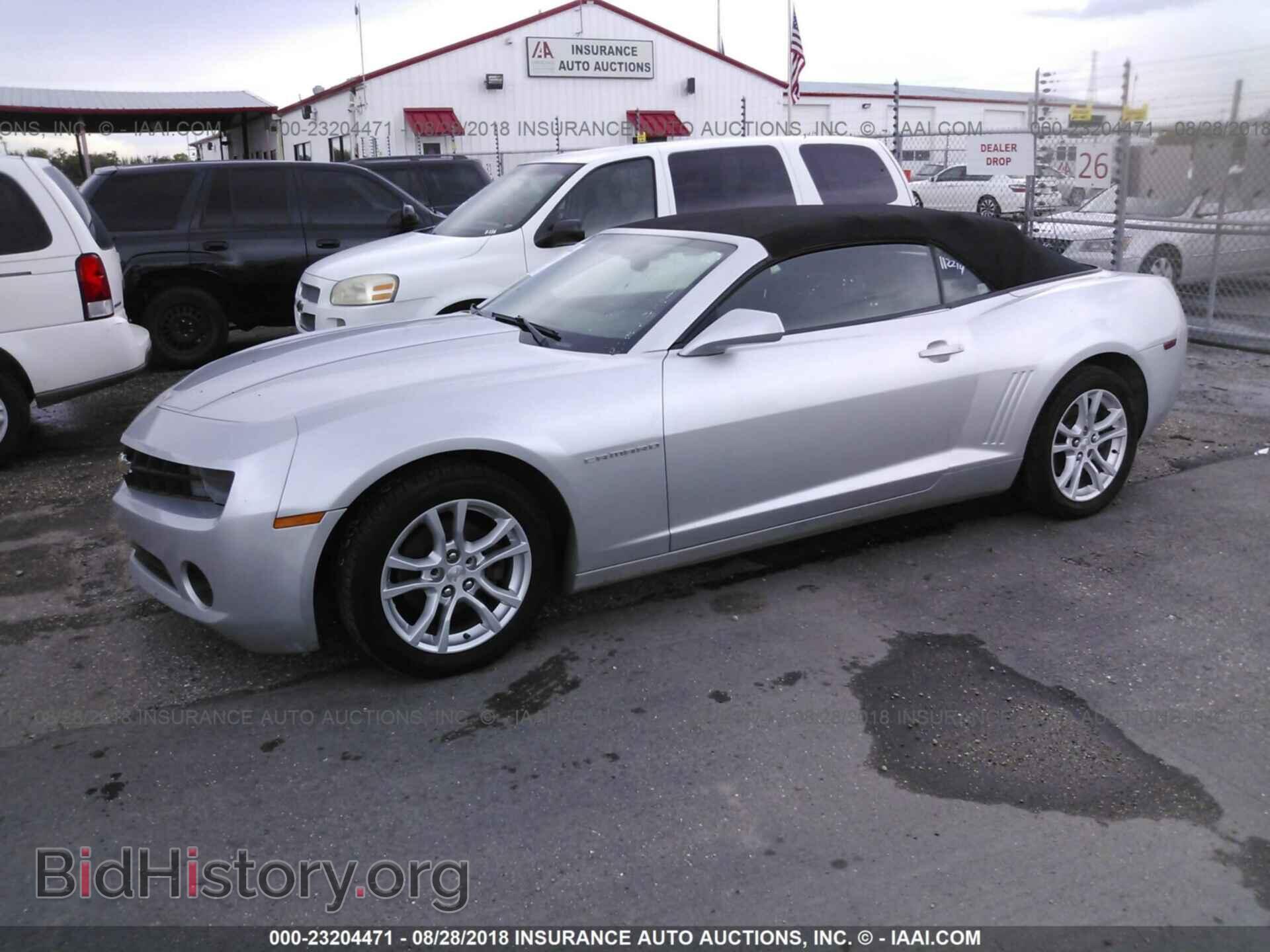 2011 Chevrolet Camaro - VIN: 2G1FB3DD1B9213902 - Фото 2