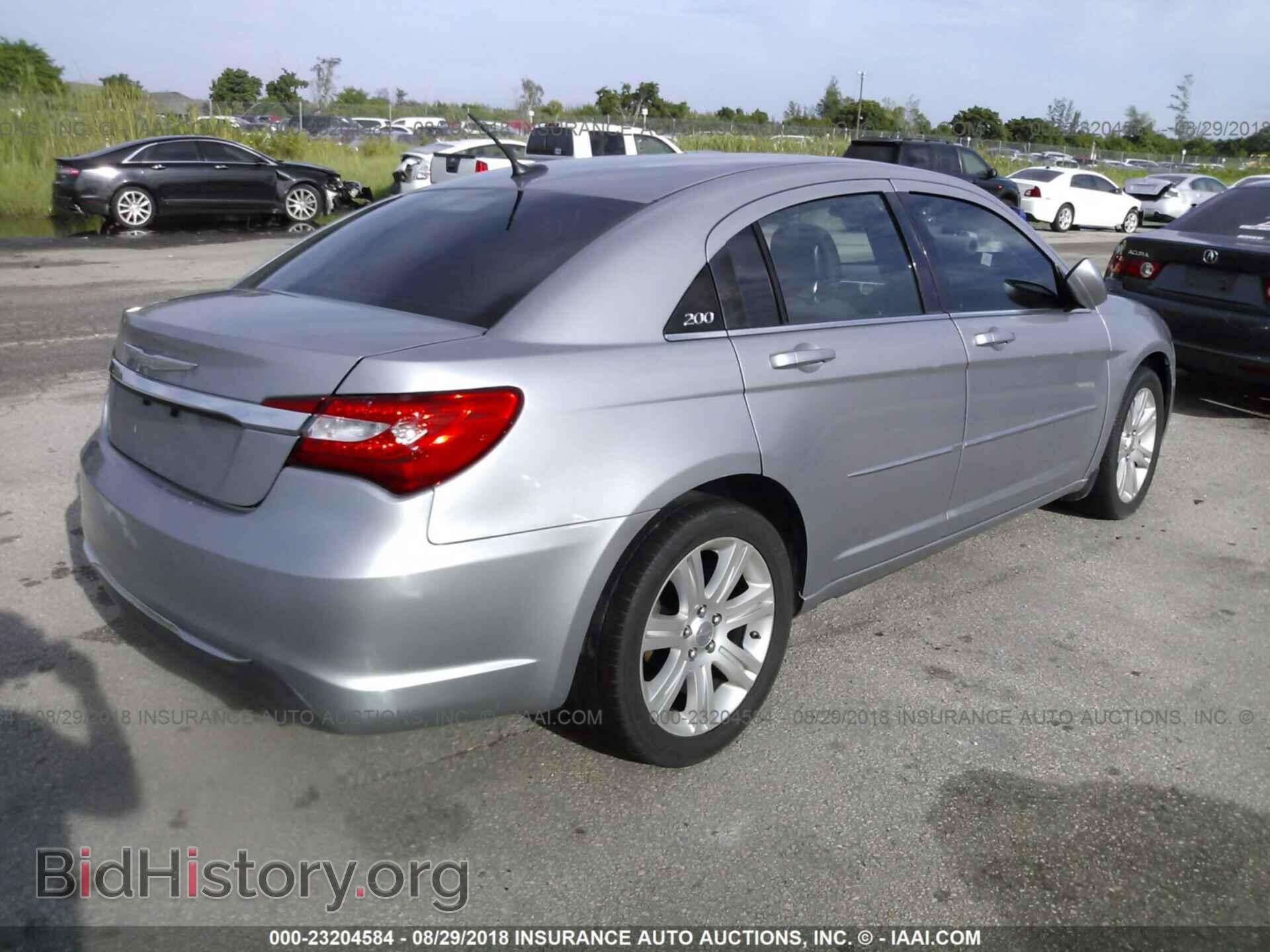 2013 Chrysler 200 - VIN: 1C3CCBBB9DN656726 - Фото 4