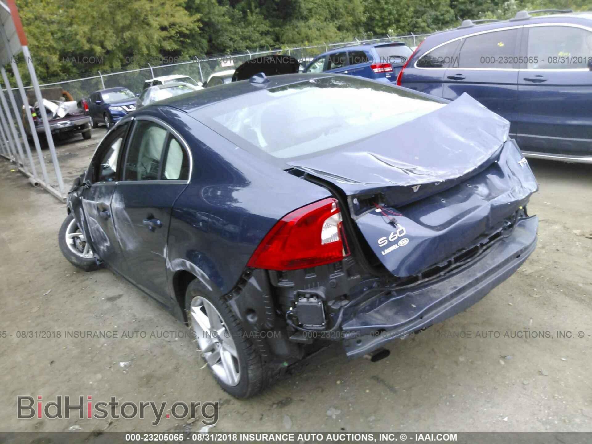 2014 Volvo S60 - VIN: YV1612FS4E2282984 - Фото 3