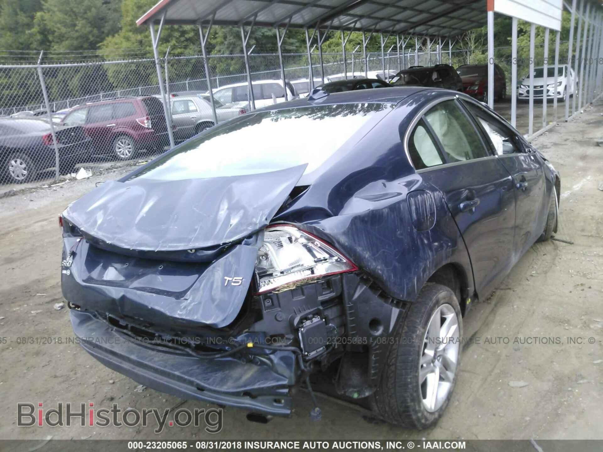 2014 Volvo S60 - VIN: YV1612FS4E2282984 - Фото 4