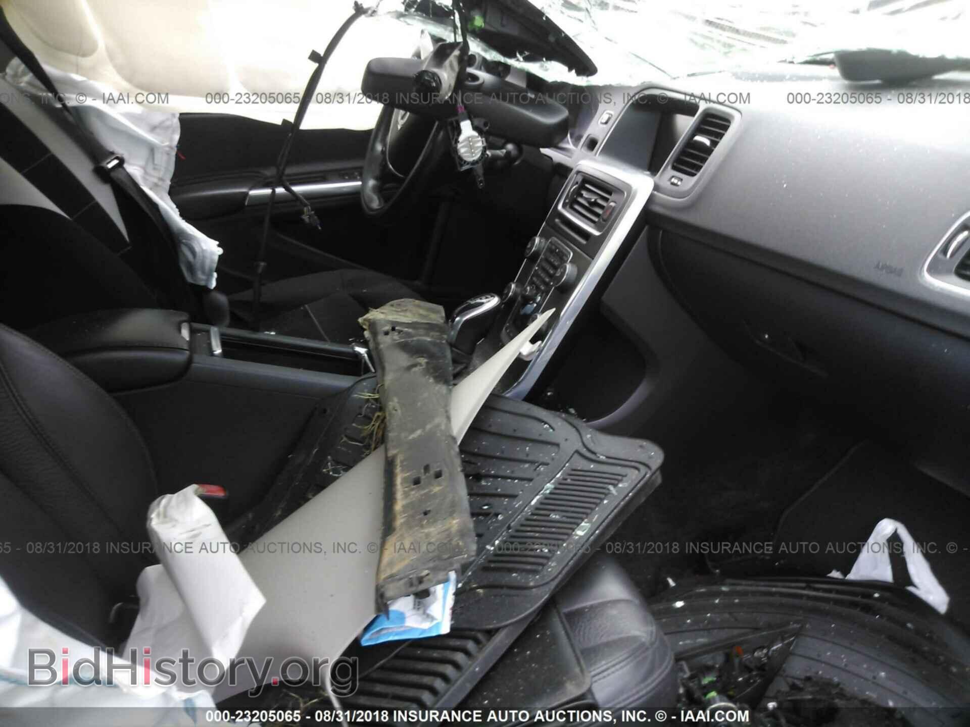 2014 Volvo S60 - VIN: YV1612FS4E2282984 - Фото 5