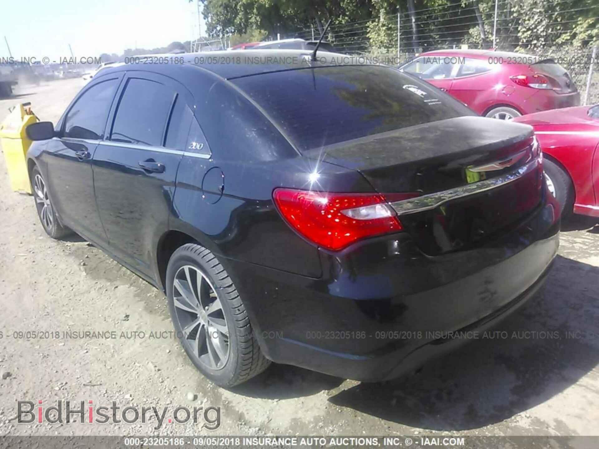 2013 Chrysler 200 - VIN: 1C3CCBBG0DN716971 - Фото 3