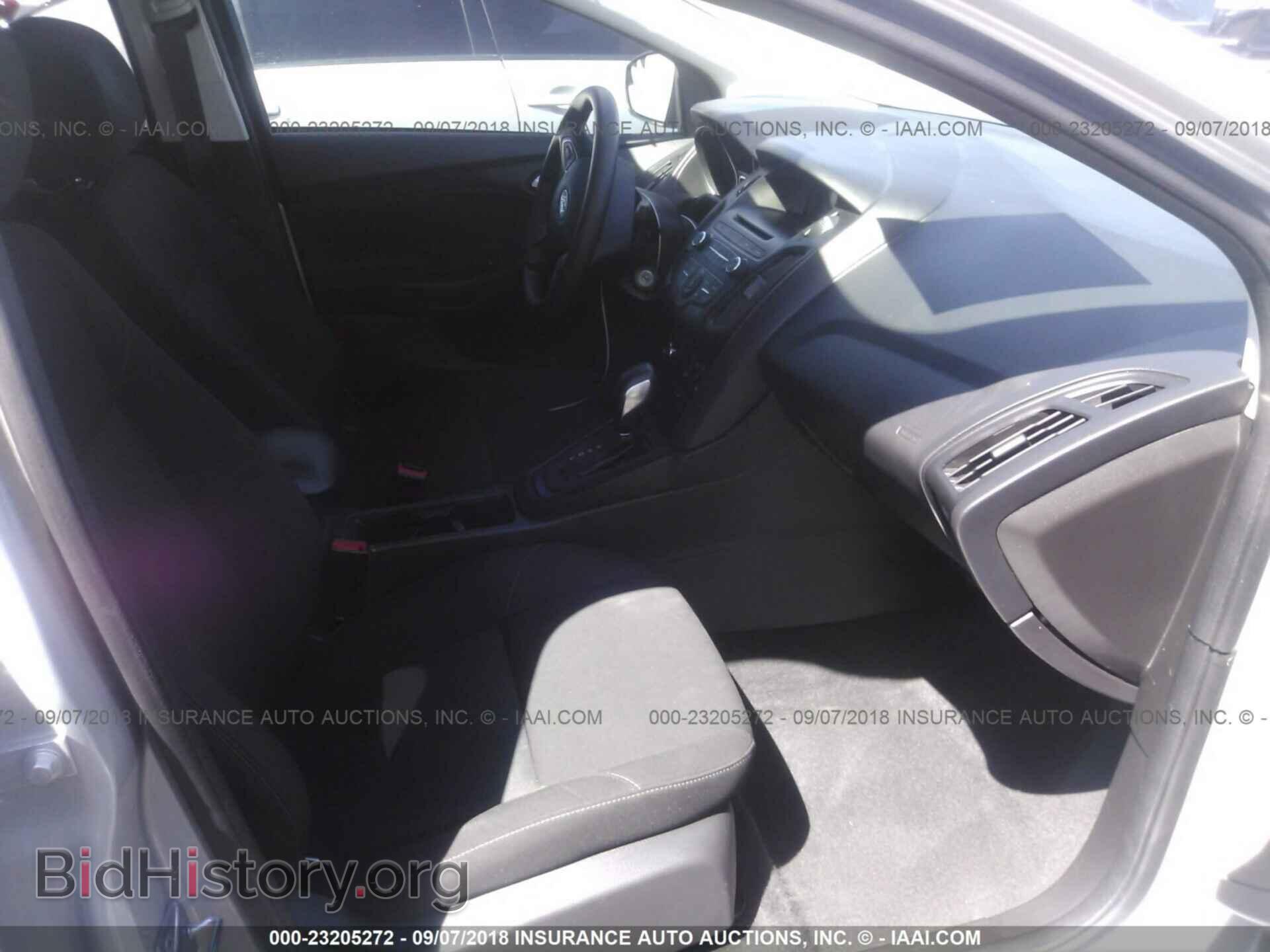 2017 Ford Focus - VIN: 1FADP3F29HL233026 - Photo 5