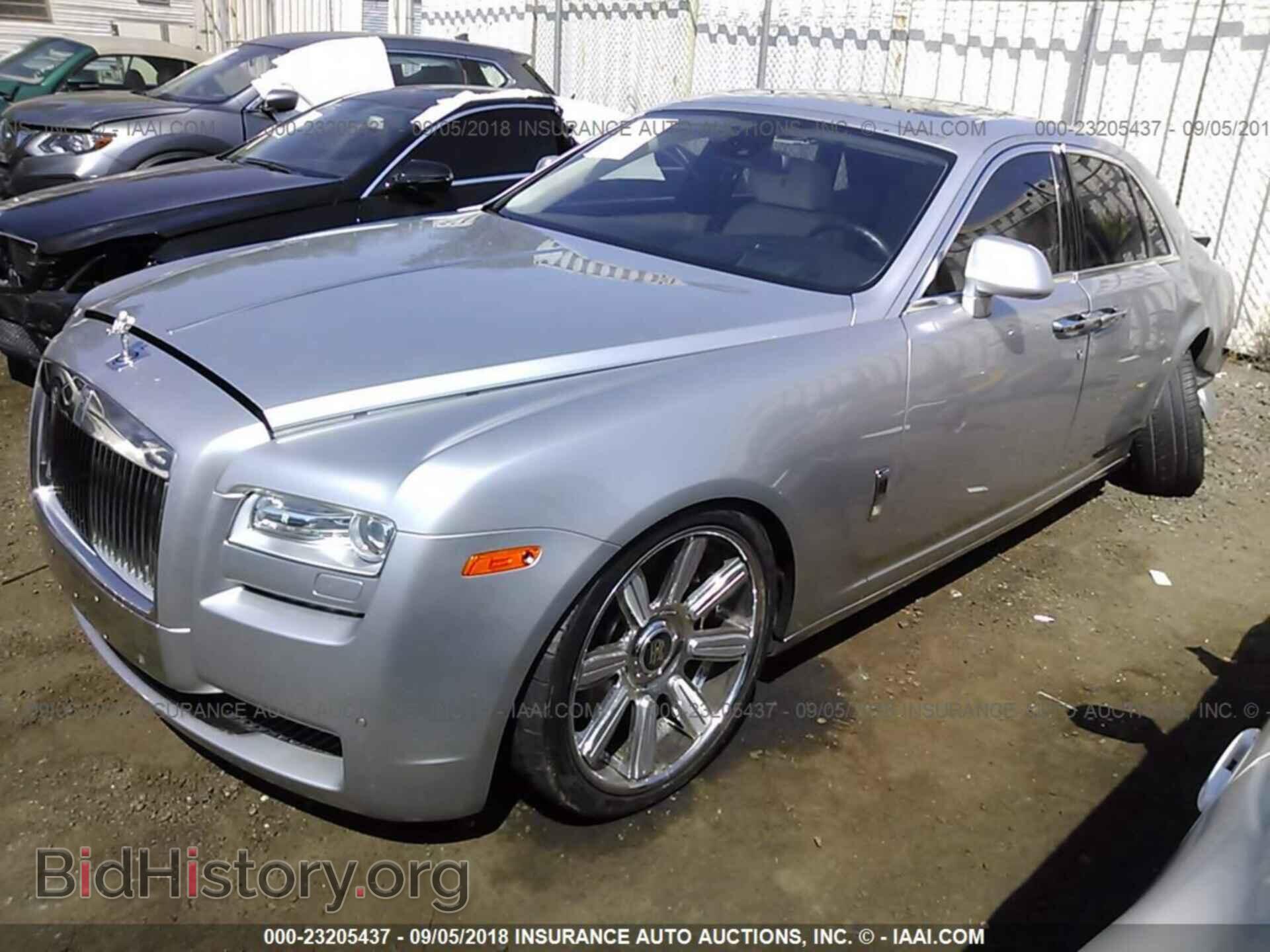 2012 Rolls-royce Ghost - VIN: SCA664S50CUX50964 - Photo 2