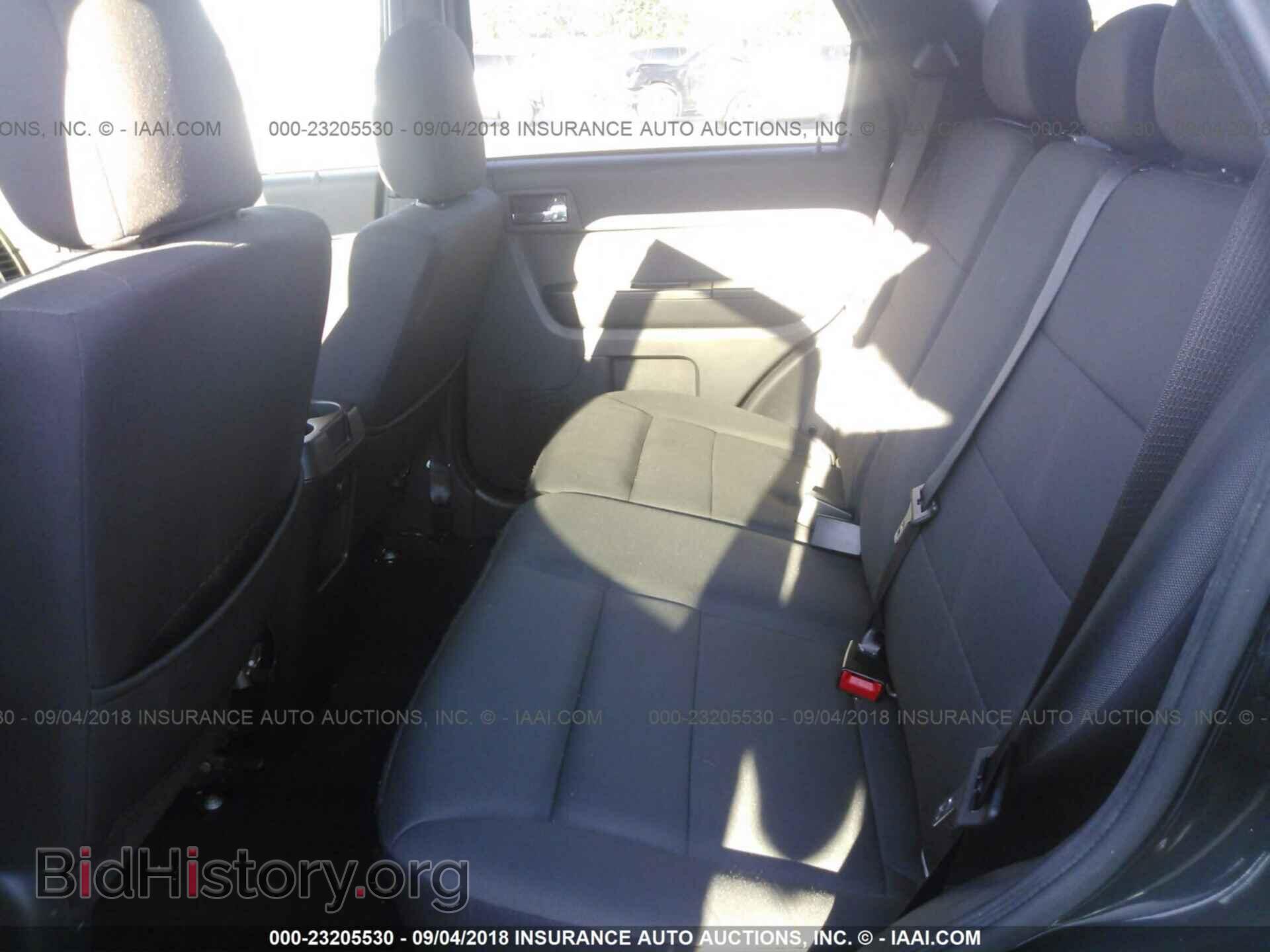 2012 Ford Escape - VIN: 1FMCU0D79CKC15583 - Photo 8