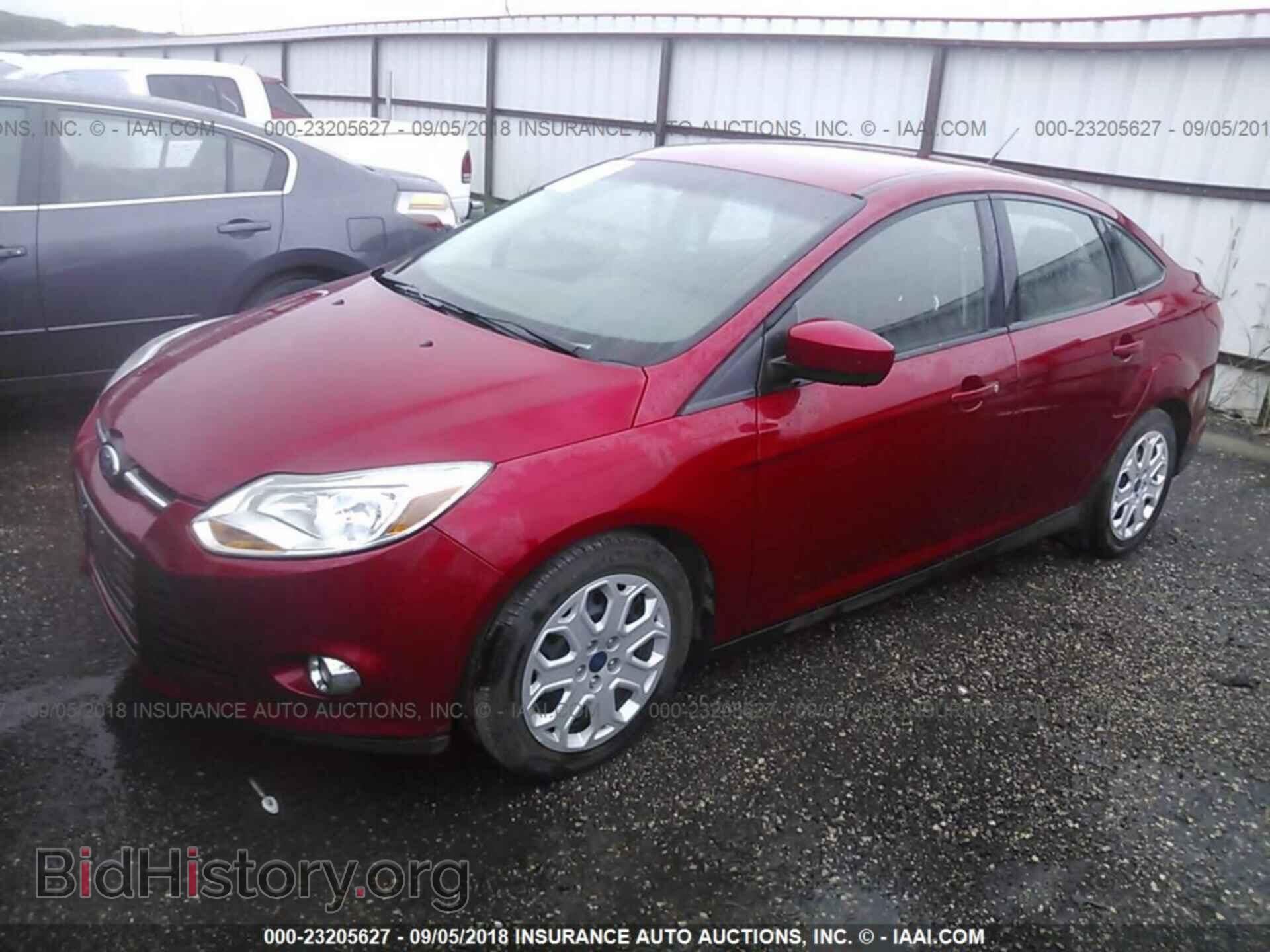 2012 Ford Focus - VIN: 1FAHP3F27CL261160 - Фото 2