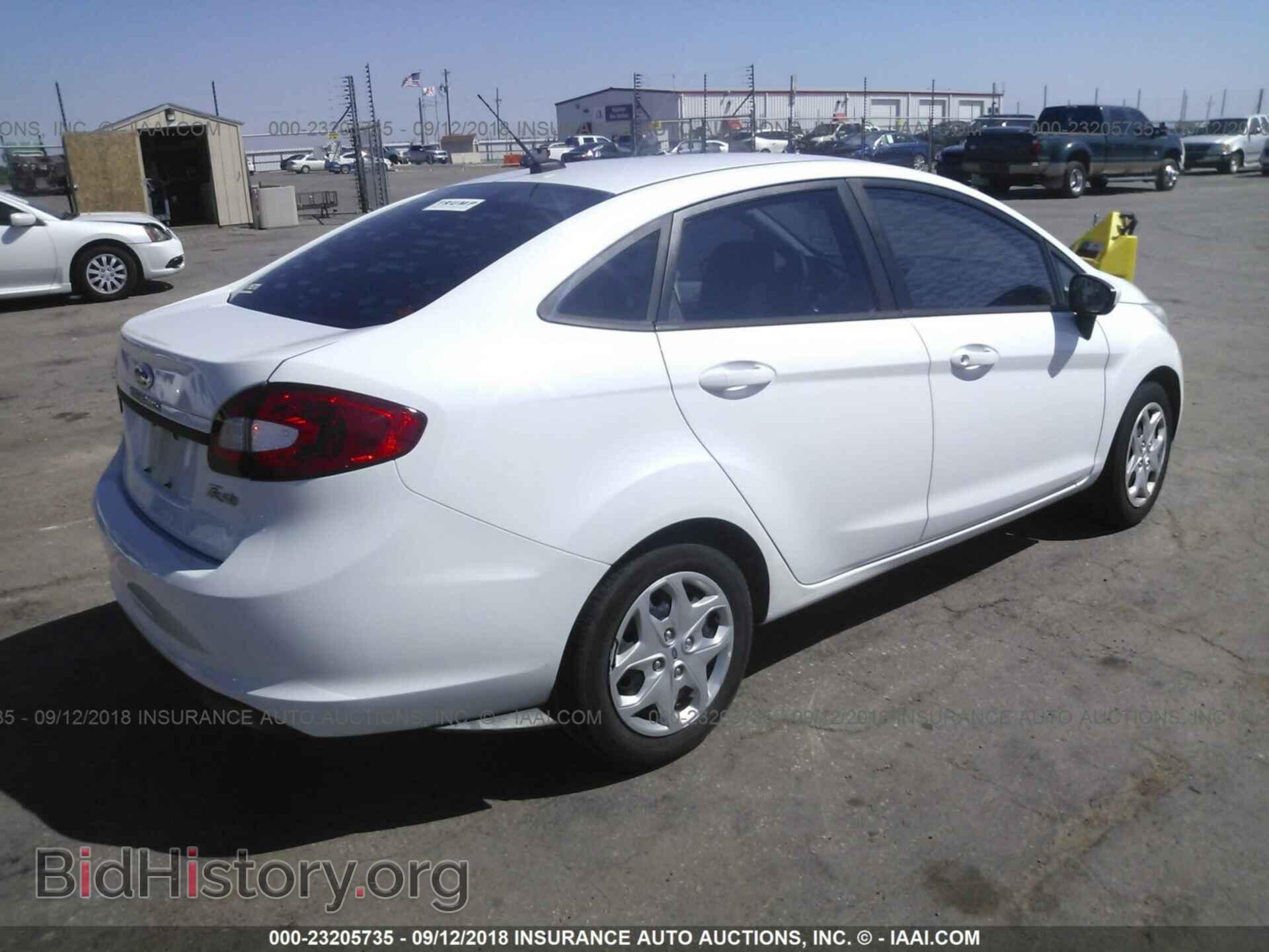 2013 Ford Fiesta - VIN: 3FADP4AJ9DM149835 - Фото 4