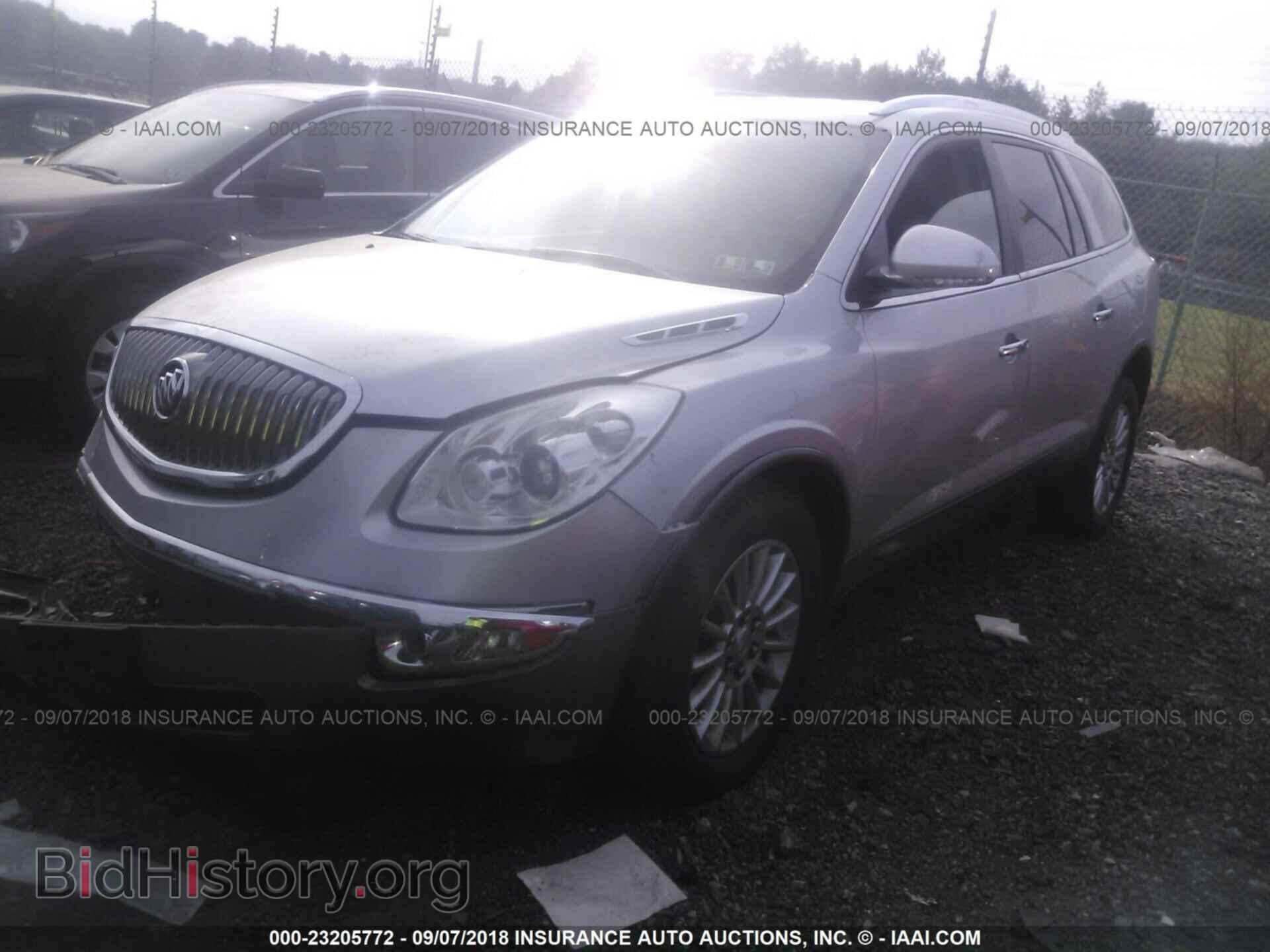 2012 Buick Enclave - VIN: 5GAKVCED0CJ330406 - Photo 2