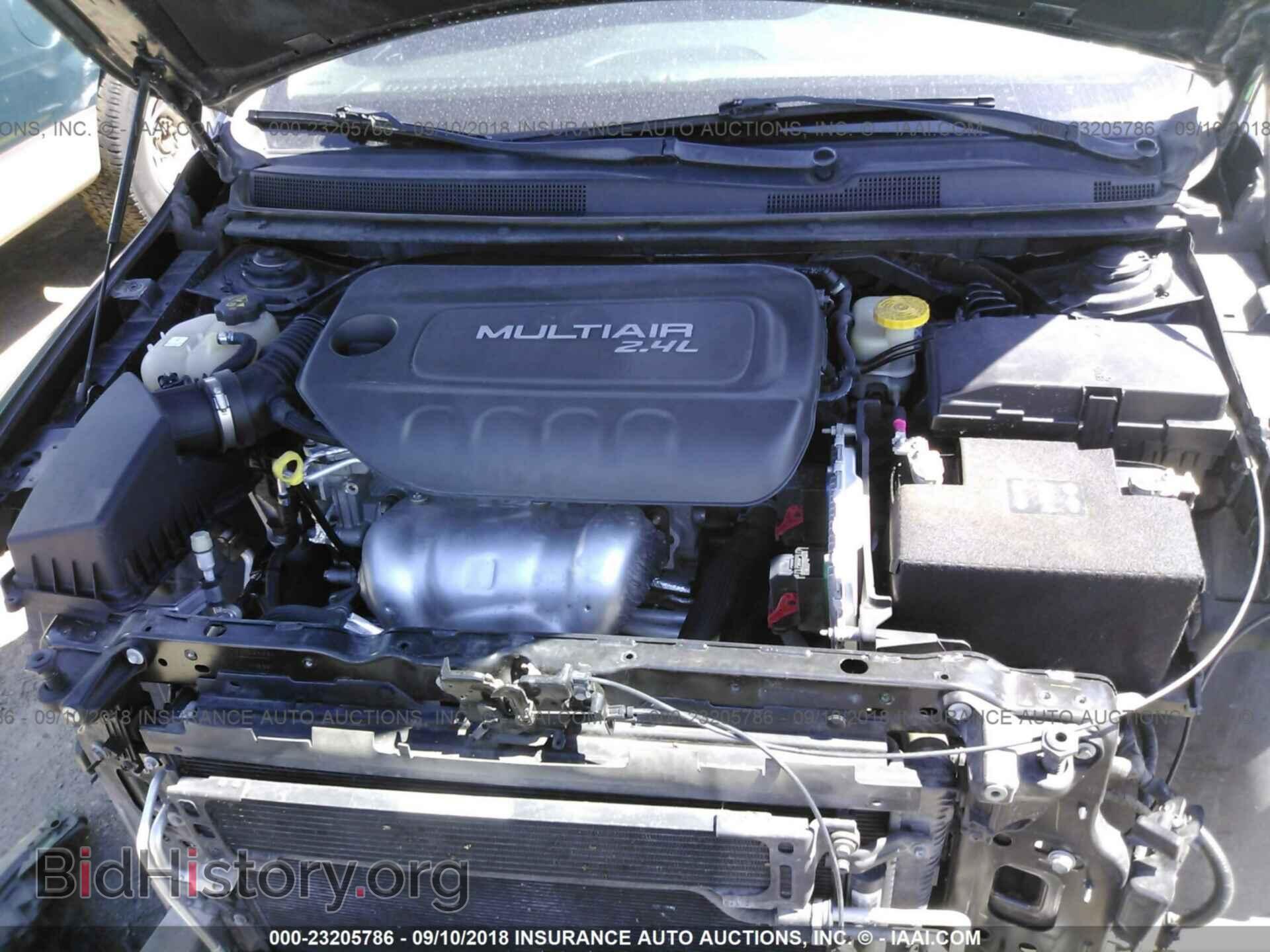 2015 Chrysler 200 - VIN: 1C3CCCAB8FN634405 - Фото 10