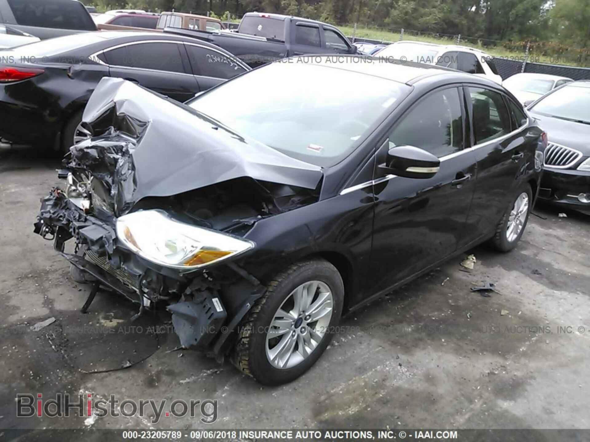 2012 Ford Focus - VIN: 1FAHP3H26CL376071 - Photo 2