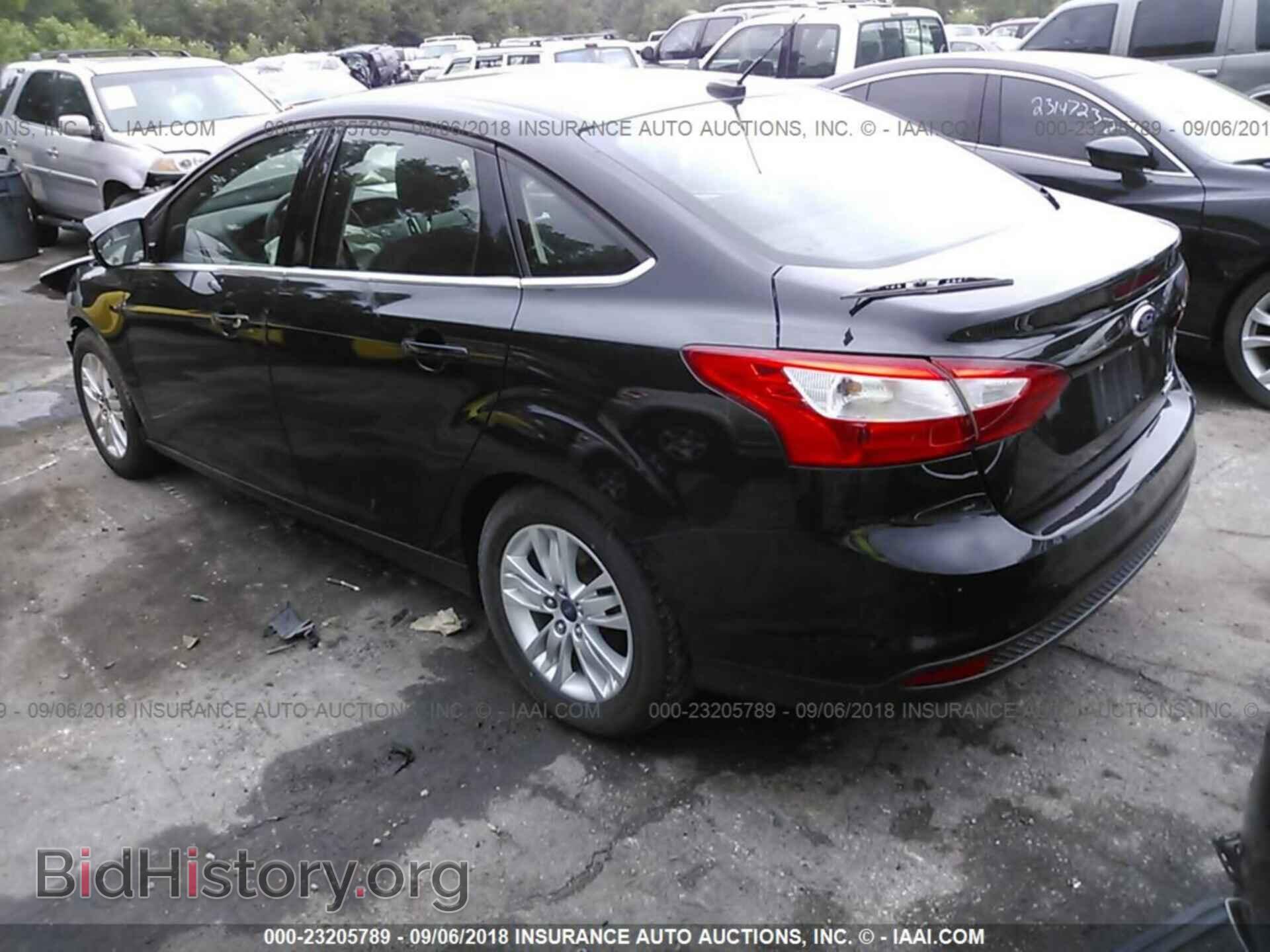 2012 Ford Focus - VIN: 1FAHP3H26CL376071 - Photo 3