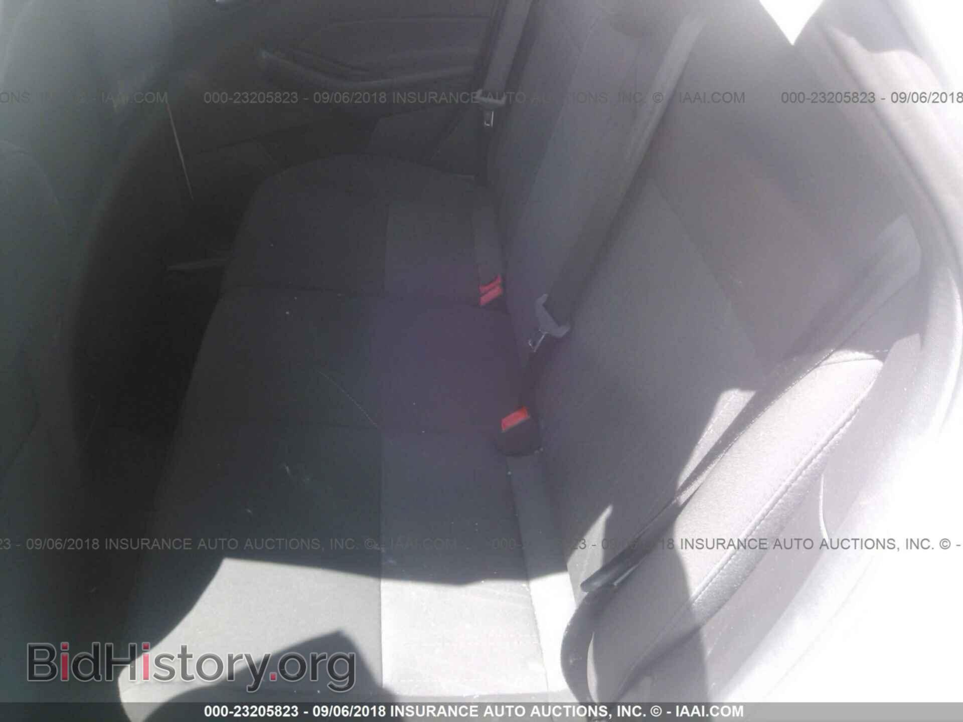 2015 Ford Focus - VIN: 1FADP3K20FL275877 - Photo 8