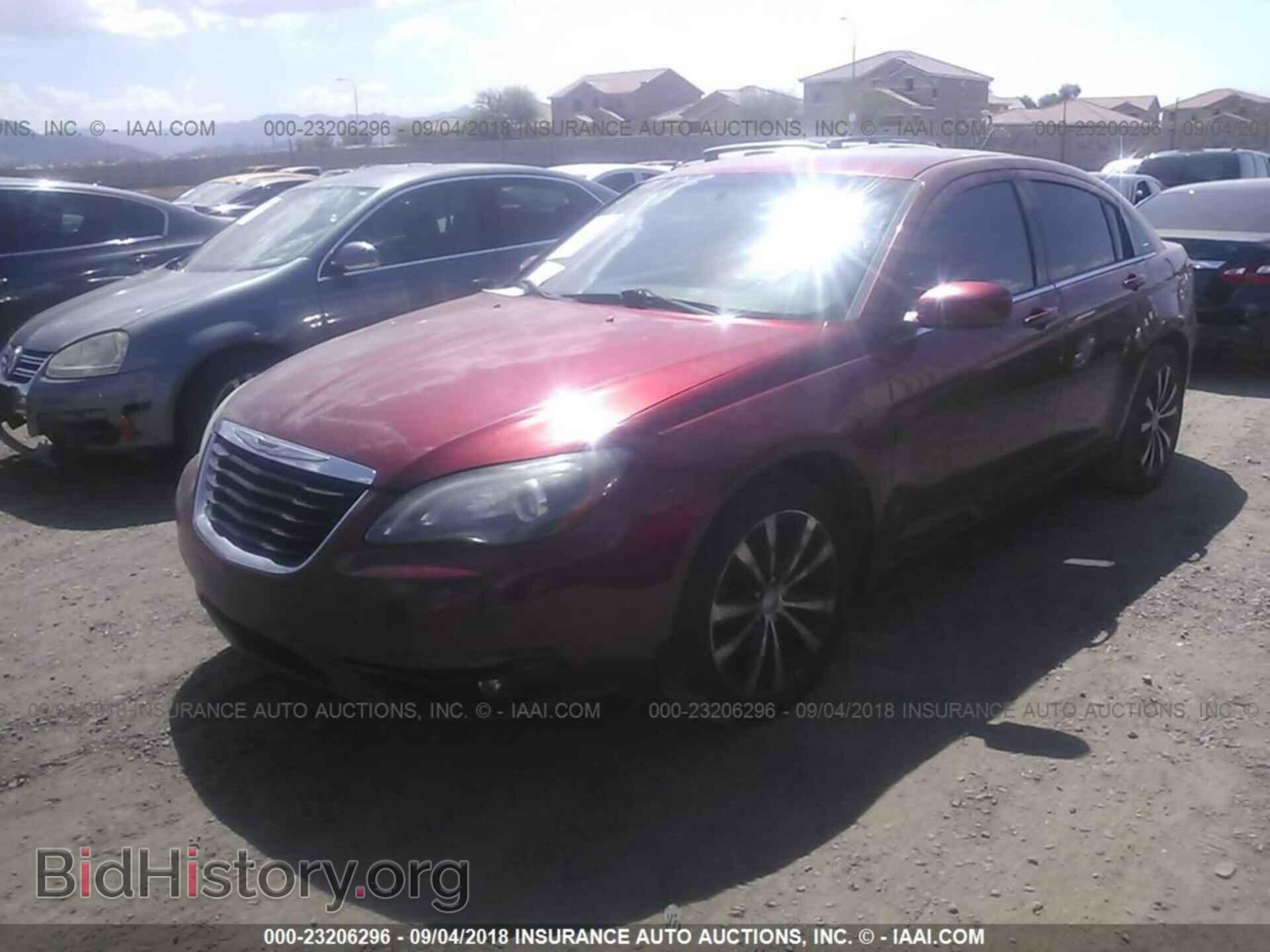2012 Chrysler 200 - VIN: 1C3CCBBGXCN303440 - Фото 2