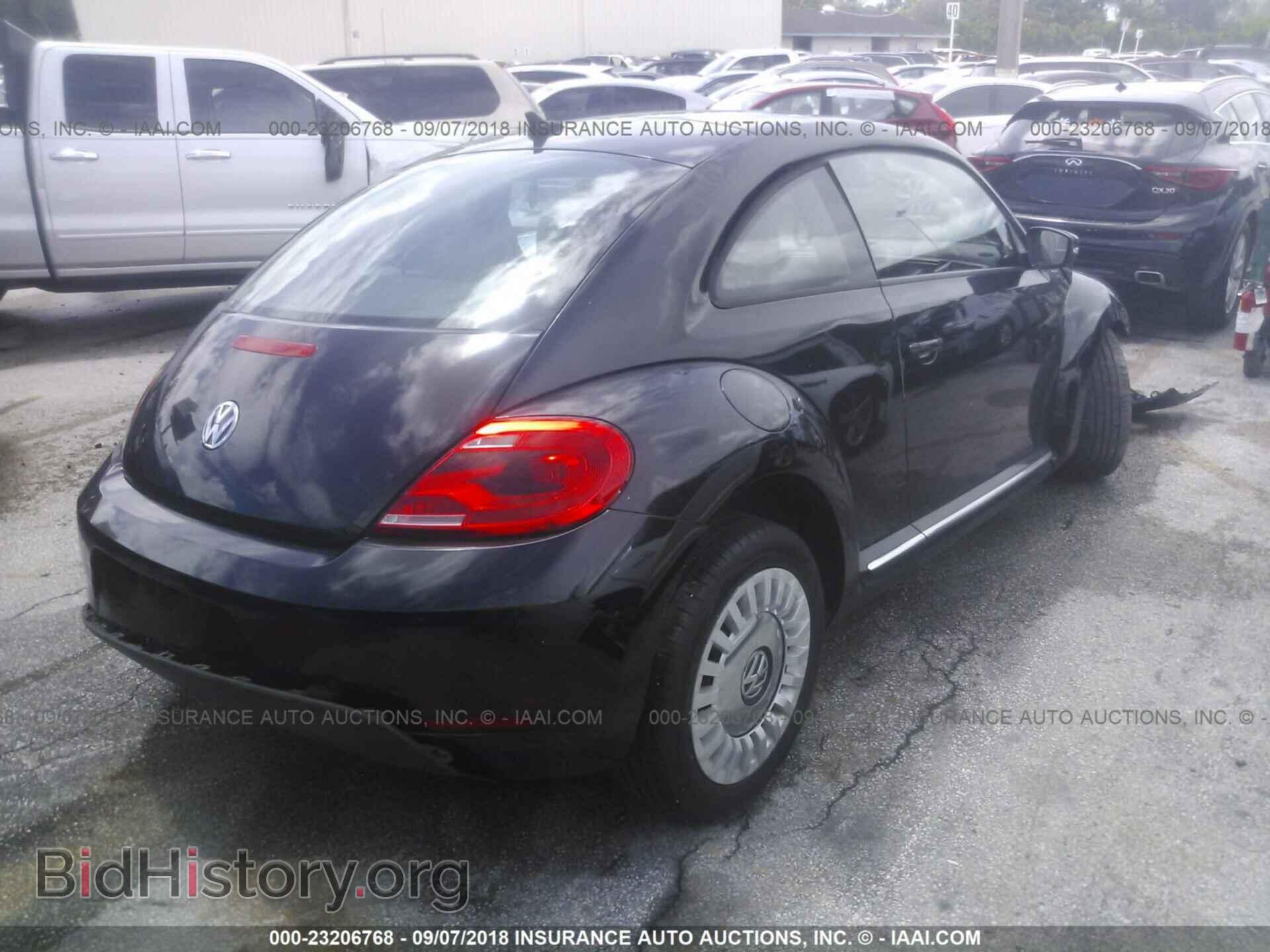 2013 Volkswagen Beetle - VIN: 3VWJP7AT9DM680059 - Фото 4