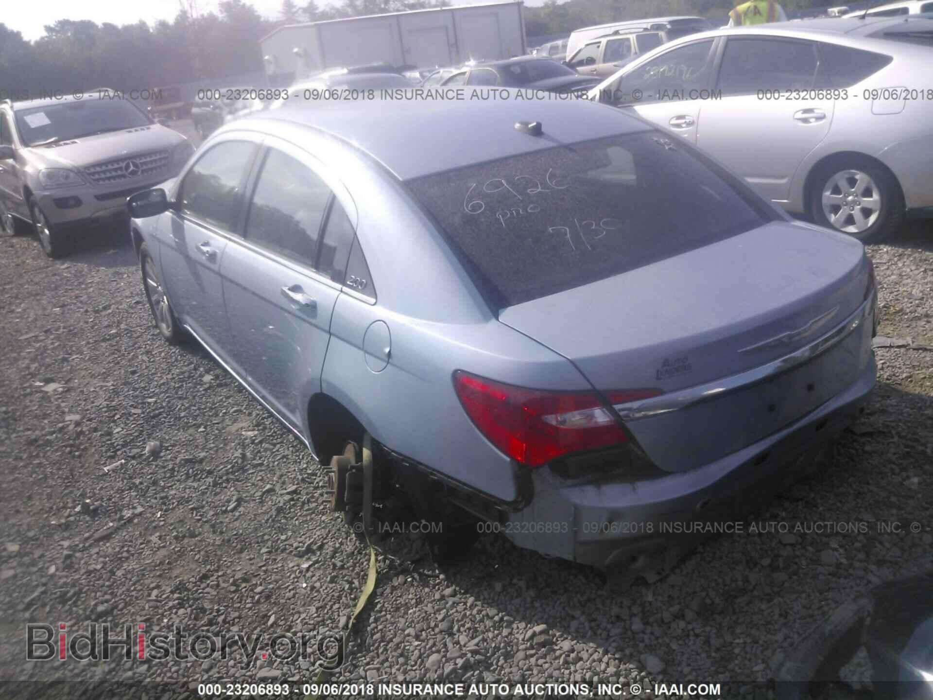 2014 Chrysler 200 - VIN: 1C3CCBCG4EN193373 - Фото 3