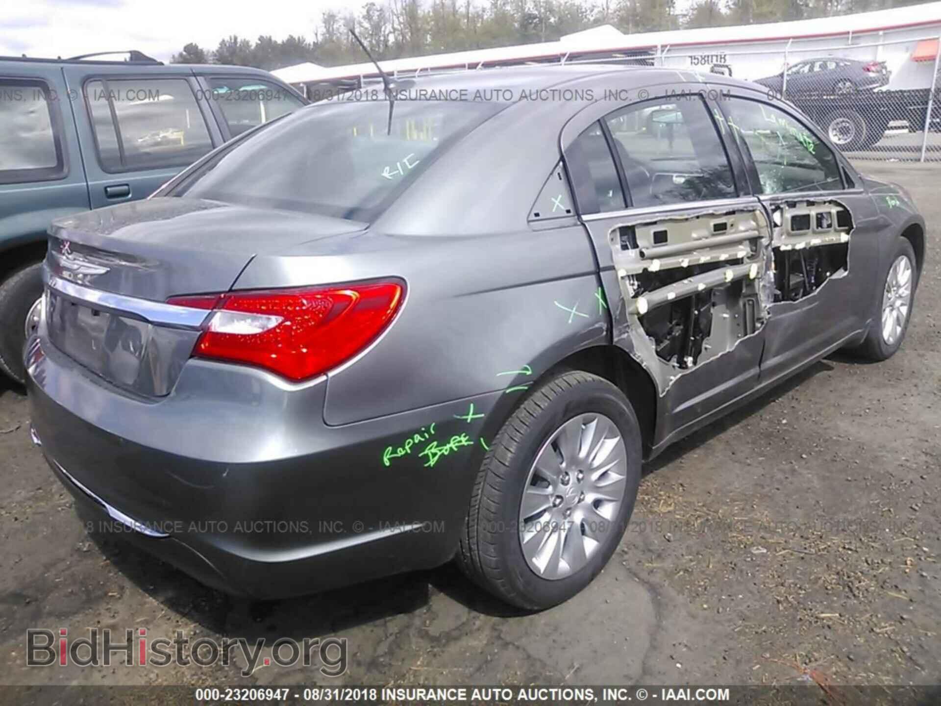 2013 Chrysler 200 - VIN: 1C3CCBAB0DN686652 - Photo 4