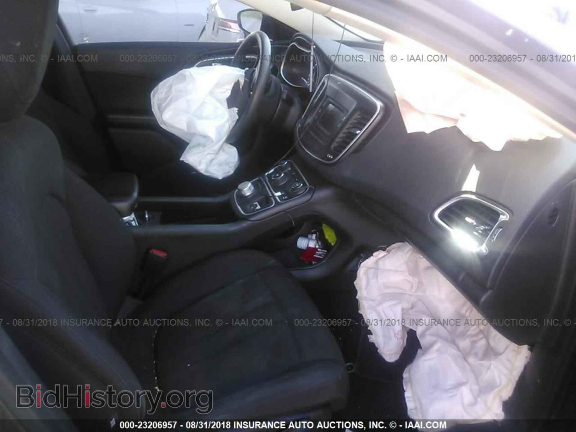 2016 Chrysler 200 - VIN: 1C3CCCAB4GN107530 - Photo 5