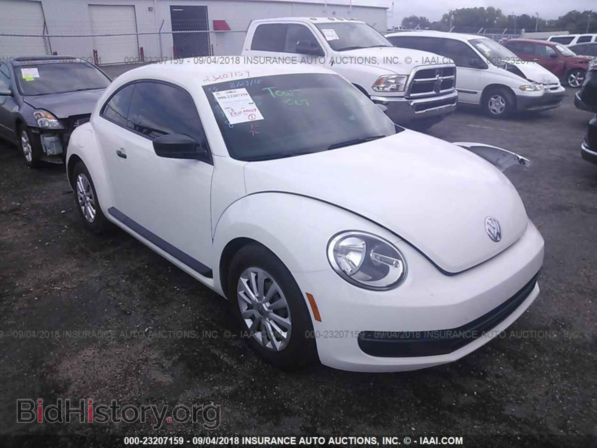 Photo 3VWFP7AT9CM646823 - VOLKSWAGEN BEETLE 2012