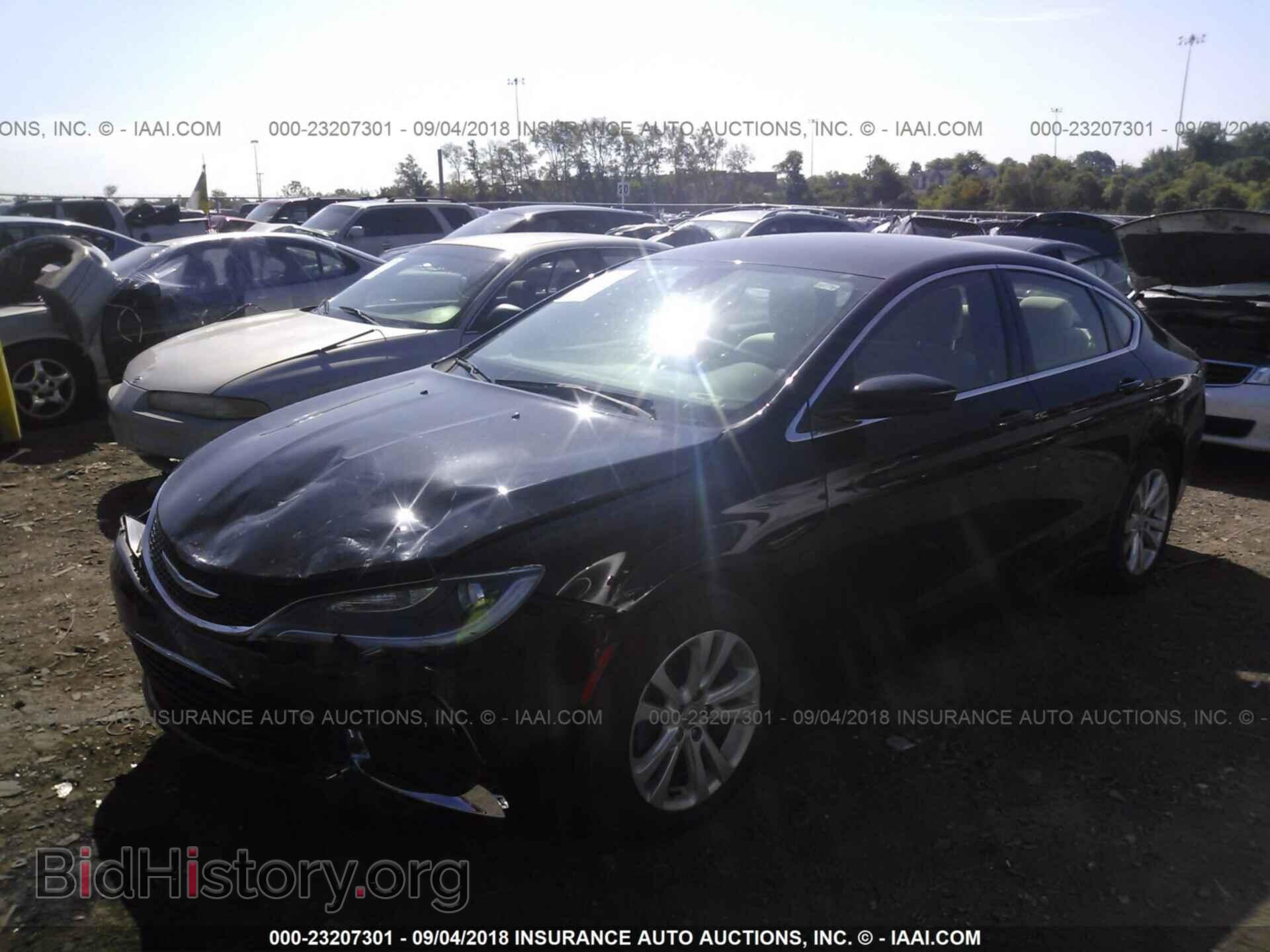2015 Chrysler 200 - VIN: 1C3CCCAB8FN600237 - Photo 2