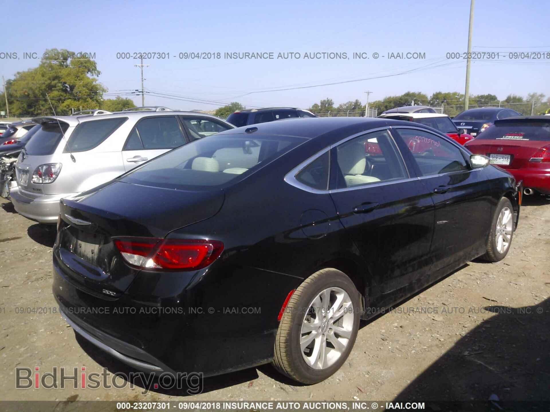 2015 Chrysler 200 - VIN: 1C3CCCAB8FN600237 - Photo 4