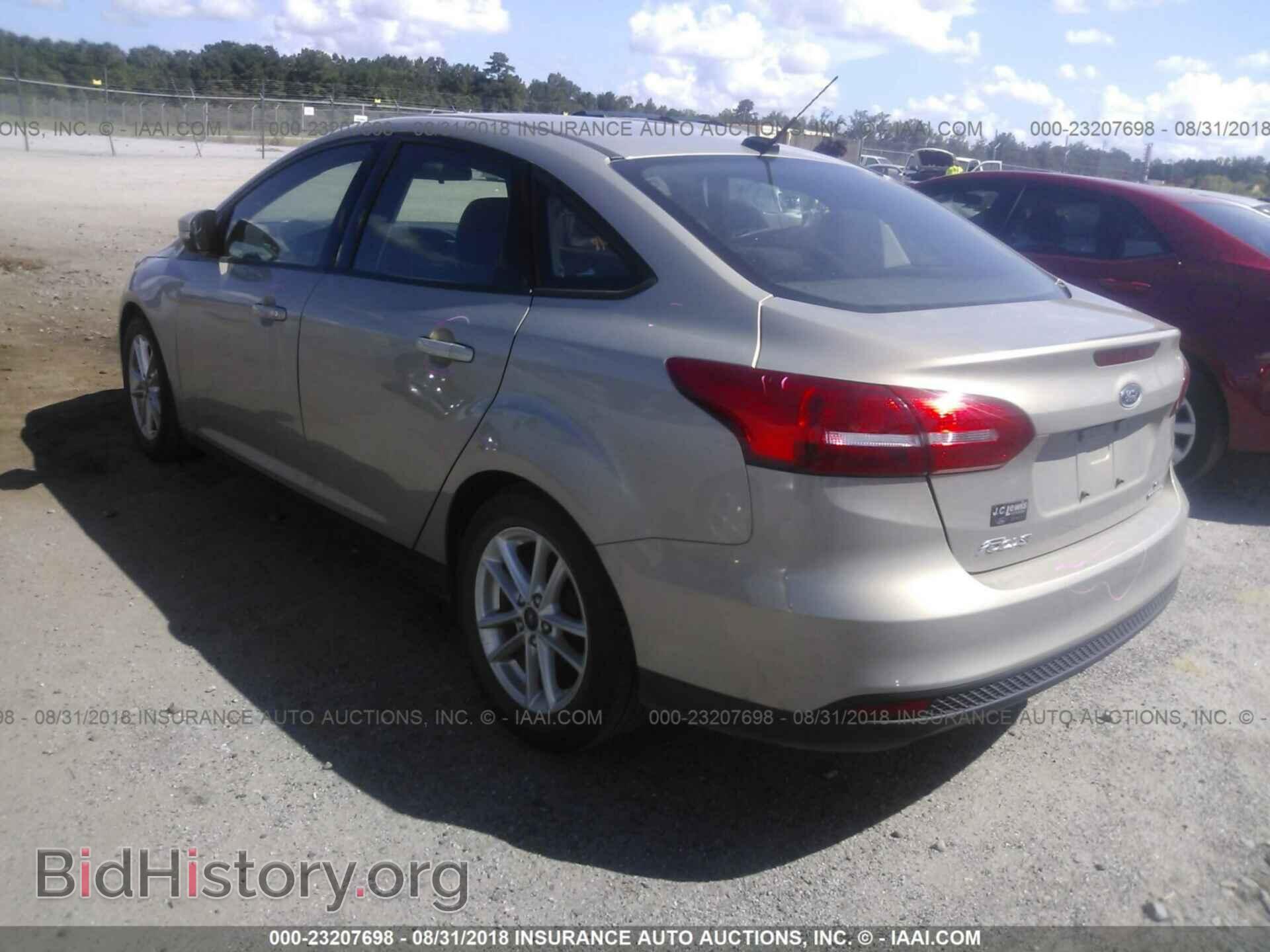 2016 Ford Focus - VIN: 1FADP3F28GL355794 - Photo 3